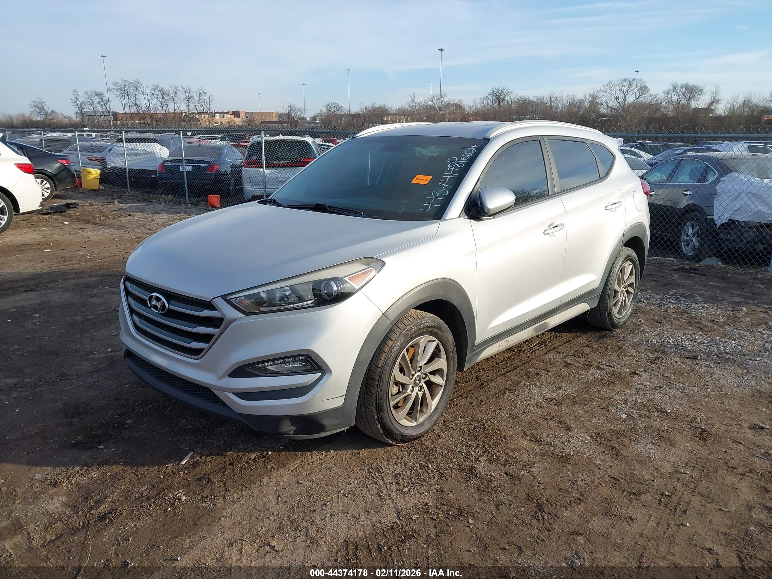 HYUNDAI TUCSON image 2