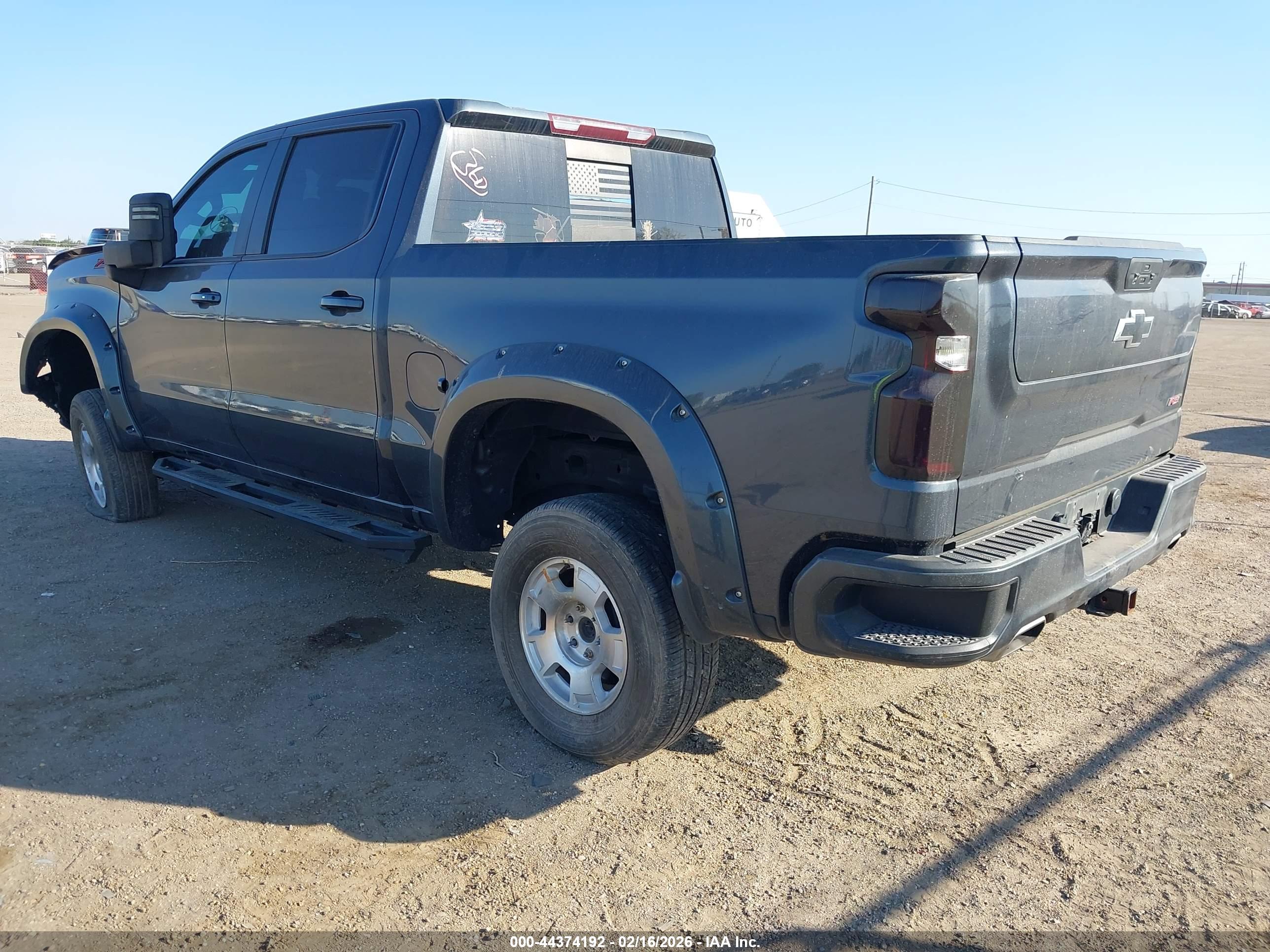 CHEVROLET SILVERADO image 3