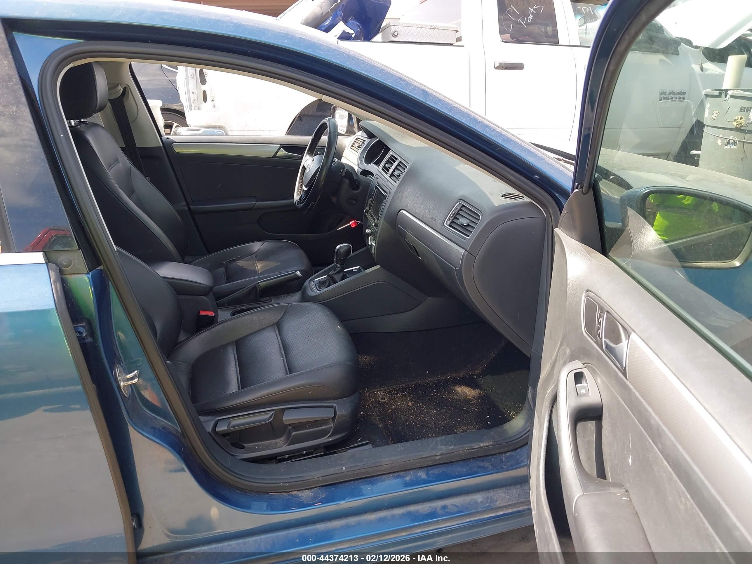 VOLKSWAGEN JETTA image 5