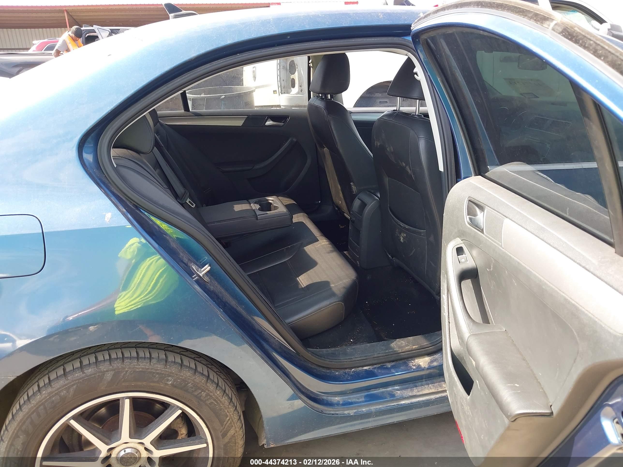 VOLKSWAGEN JETTA image 8
