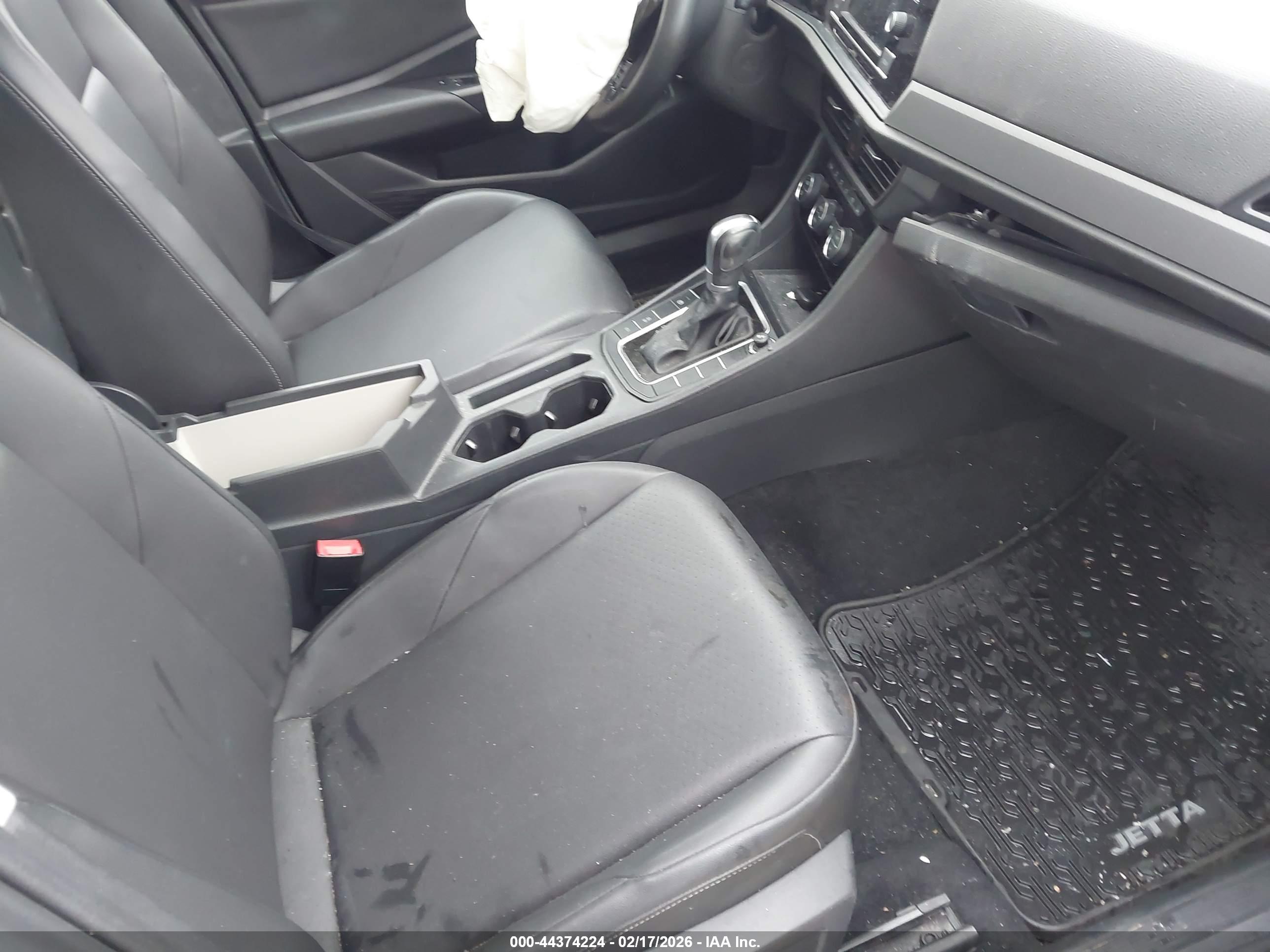 VOLKSWAGEN JETTA image 5