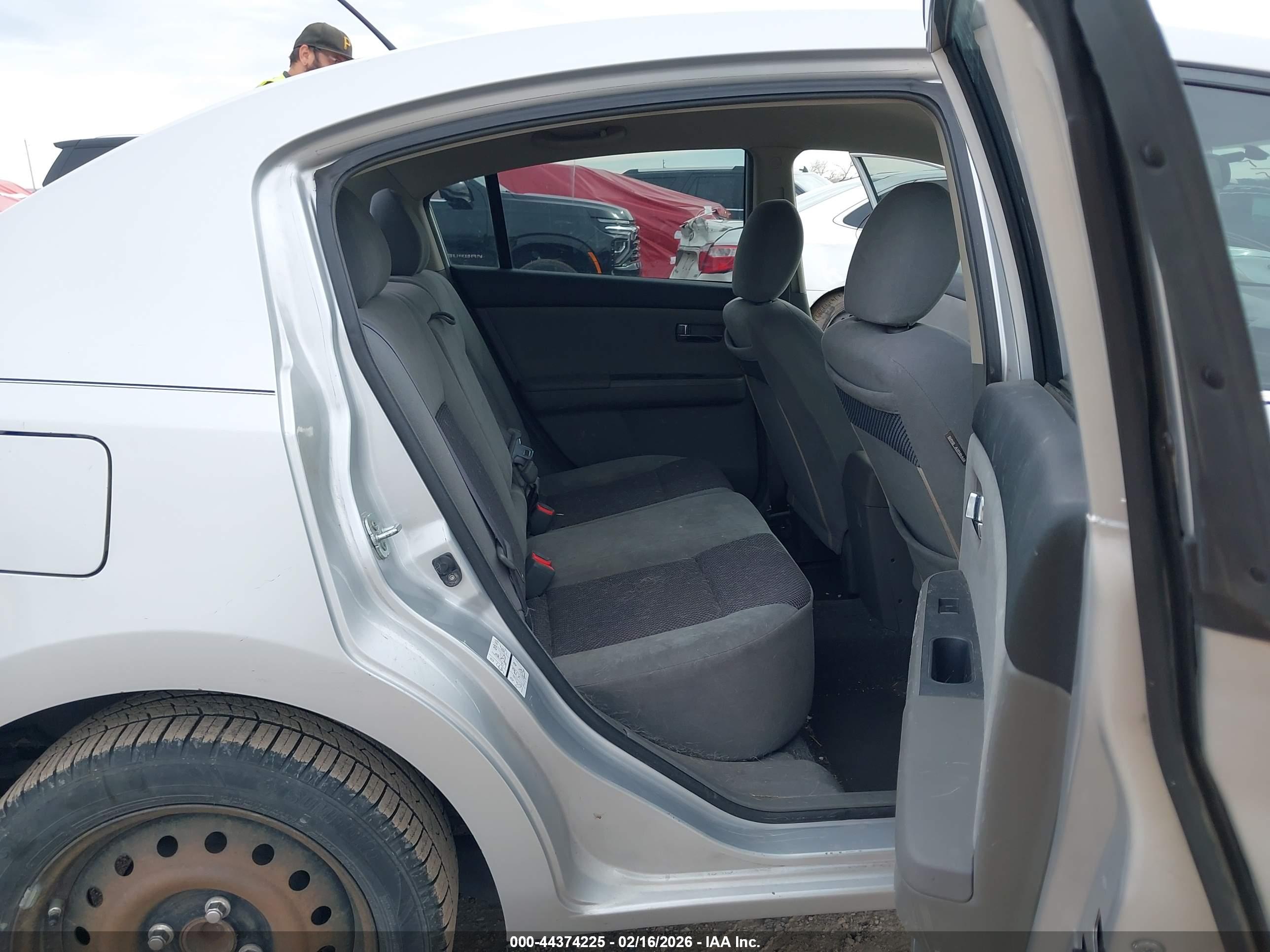 NISSAN SENTRA image 8