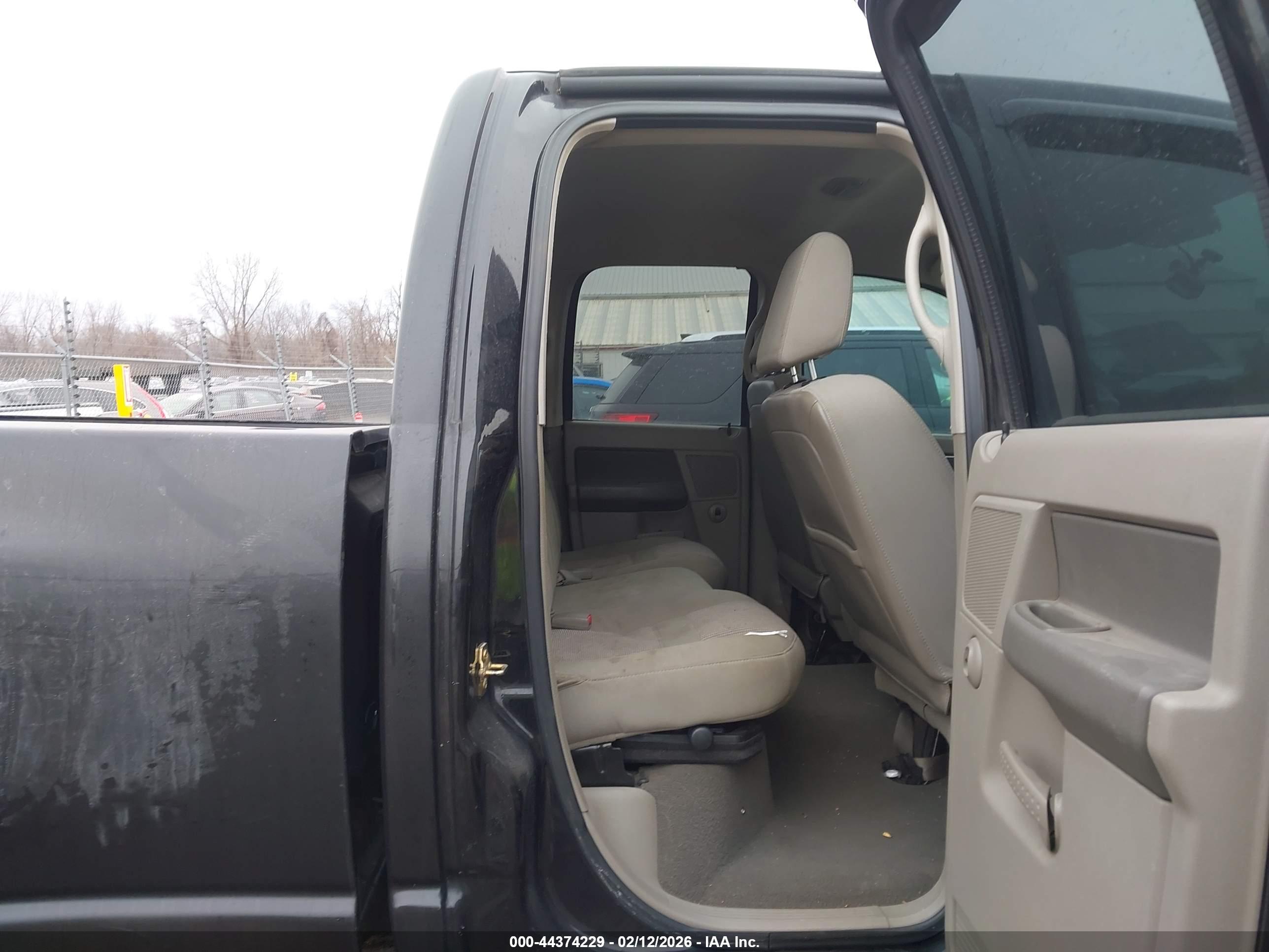 DODGE RAM image 8