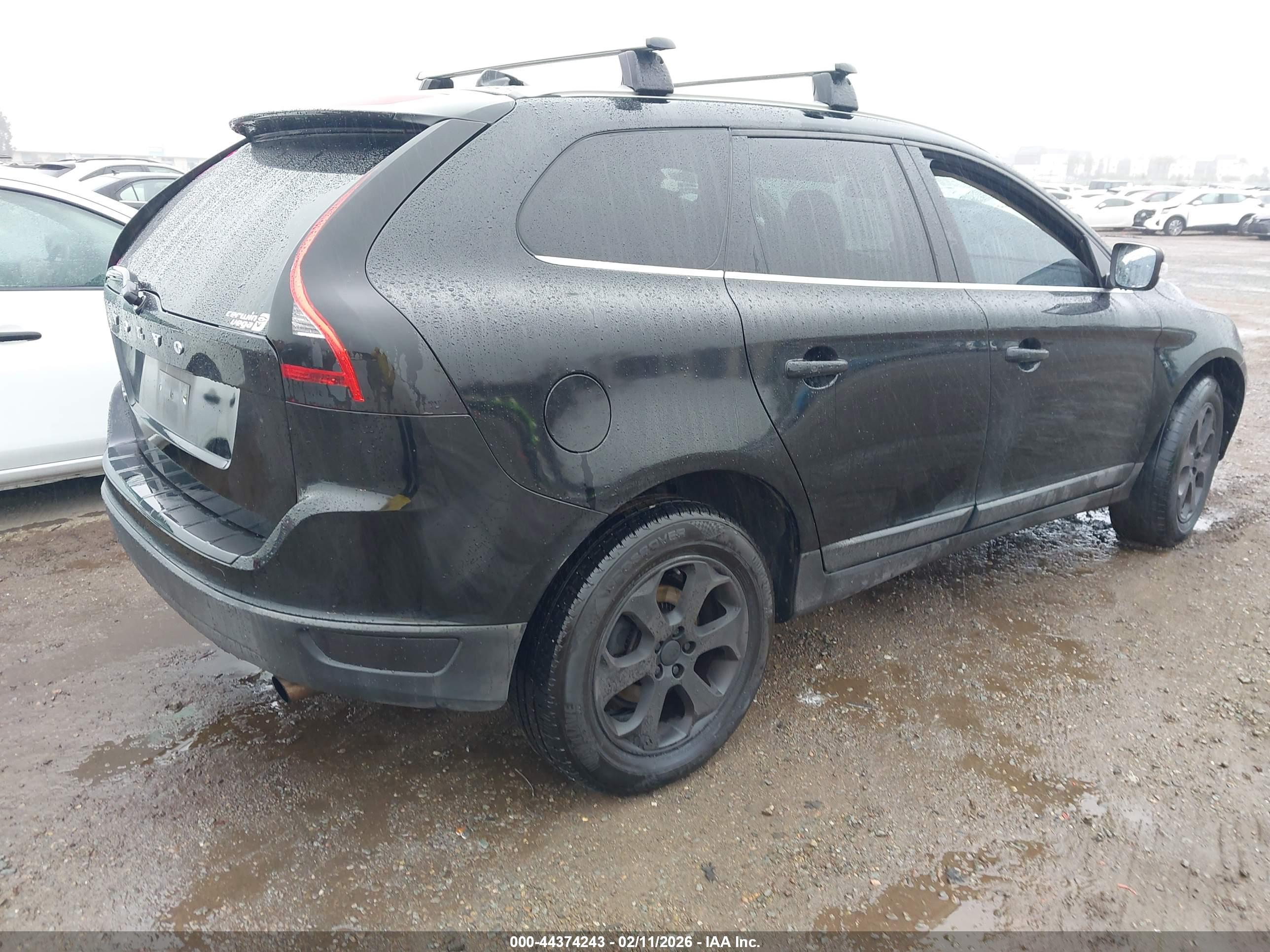 VOLVO XC60 image 4