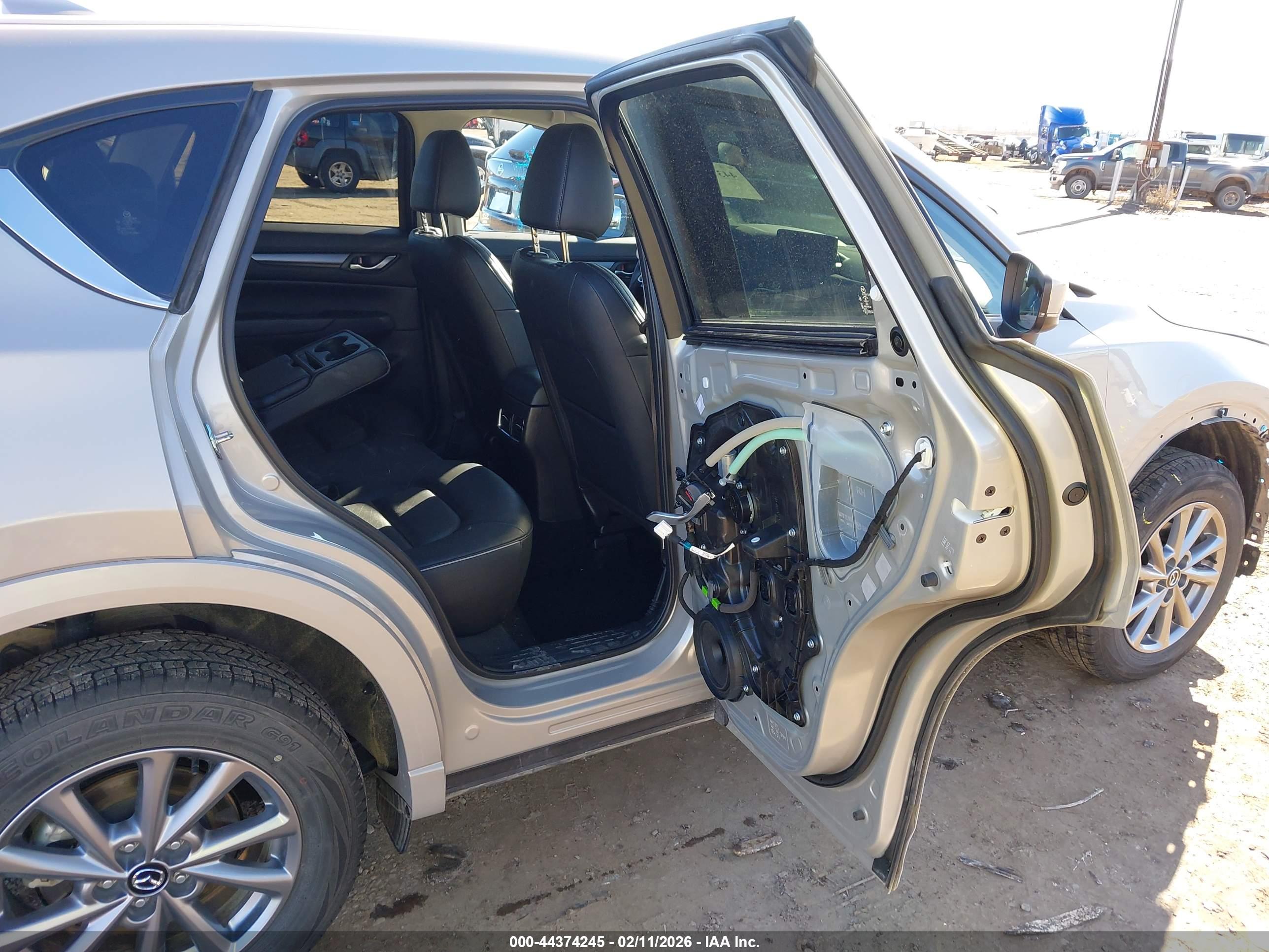 MAZDA CX-5 image 8
