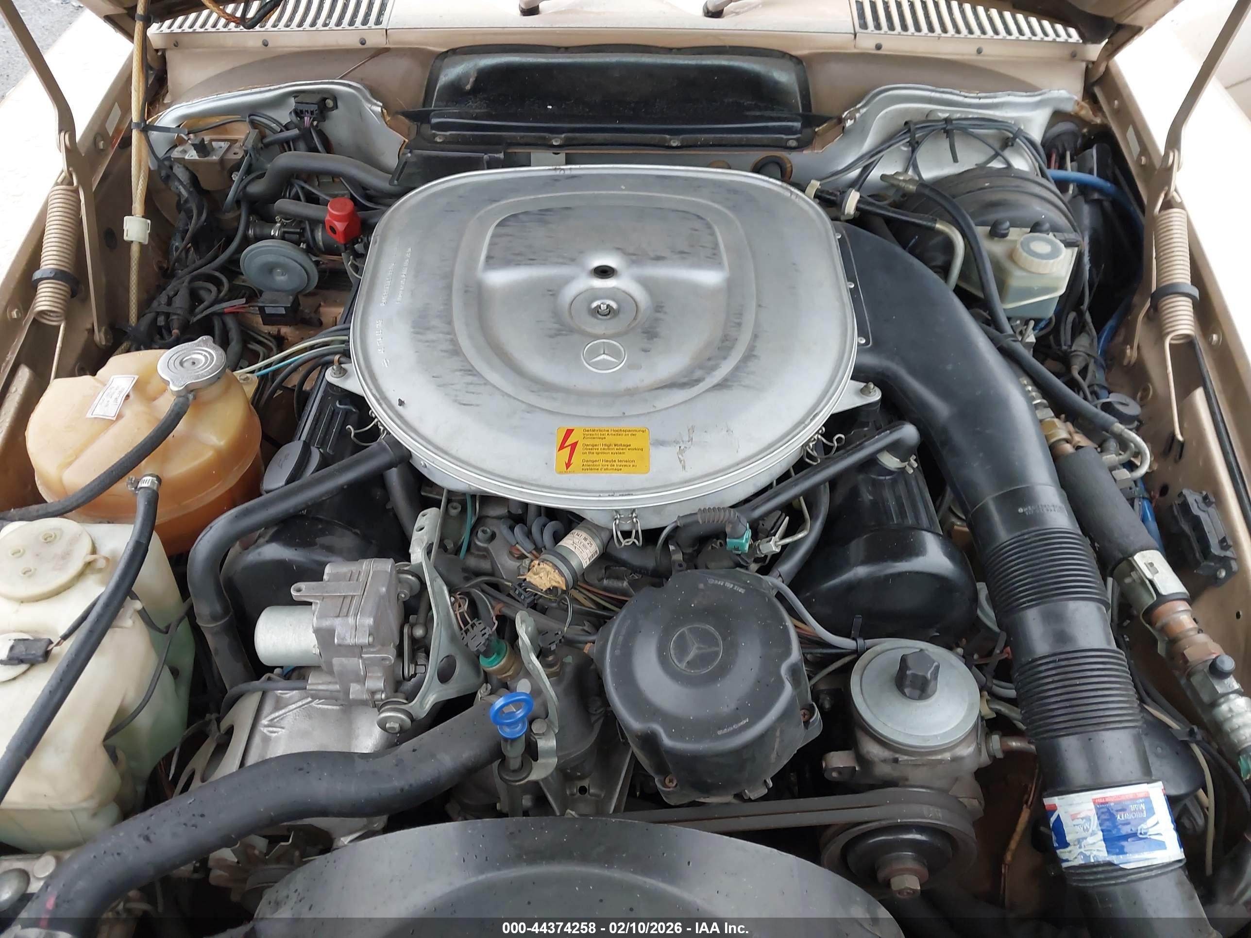MERCEDES-BENZ 560 image 10