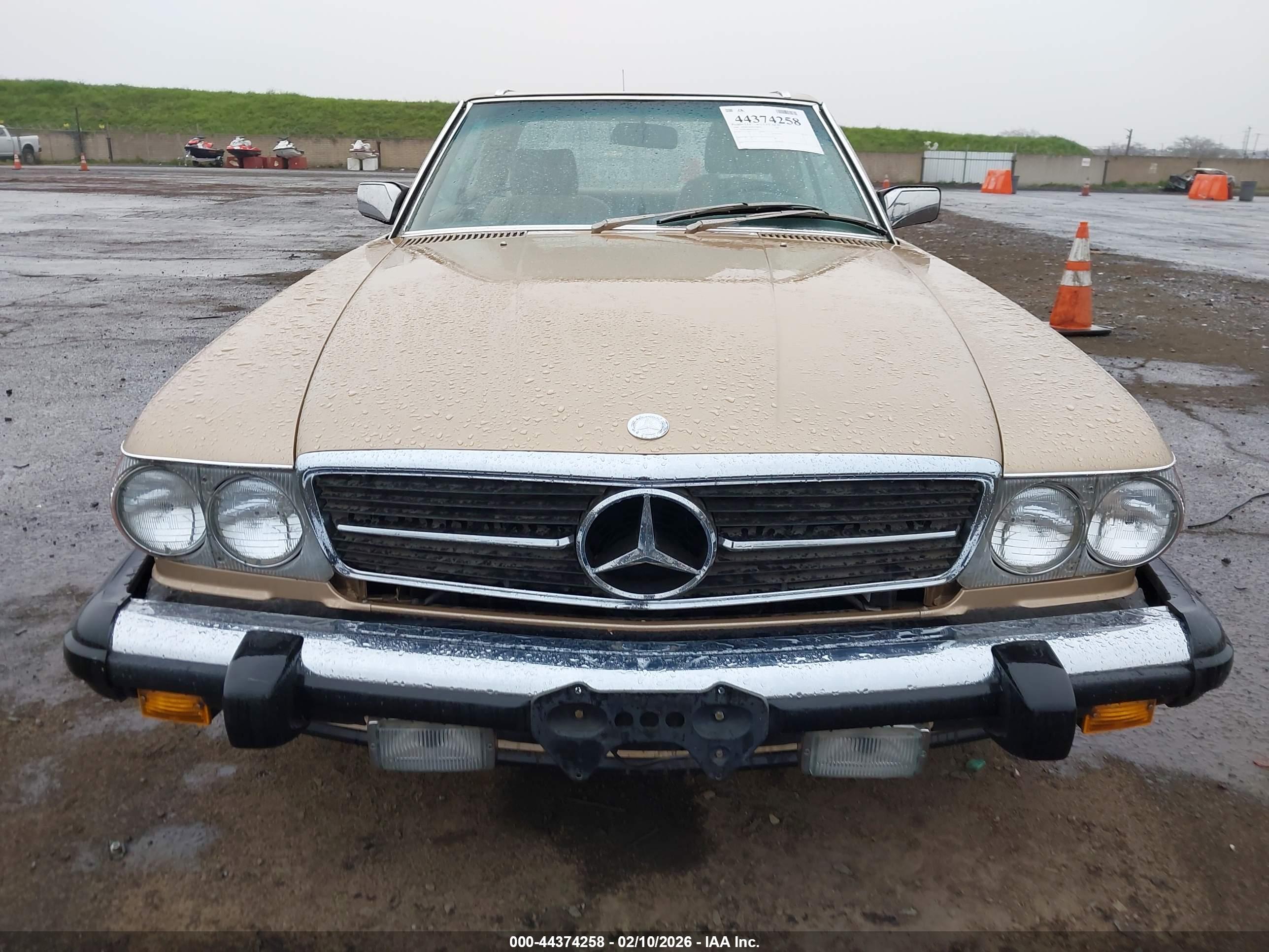 MERCEDES-BENZ 560 image 6