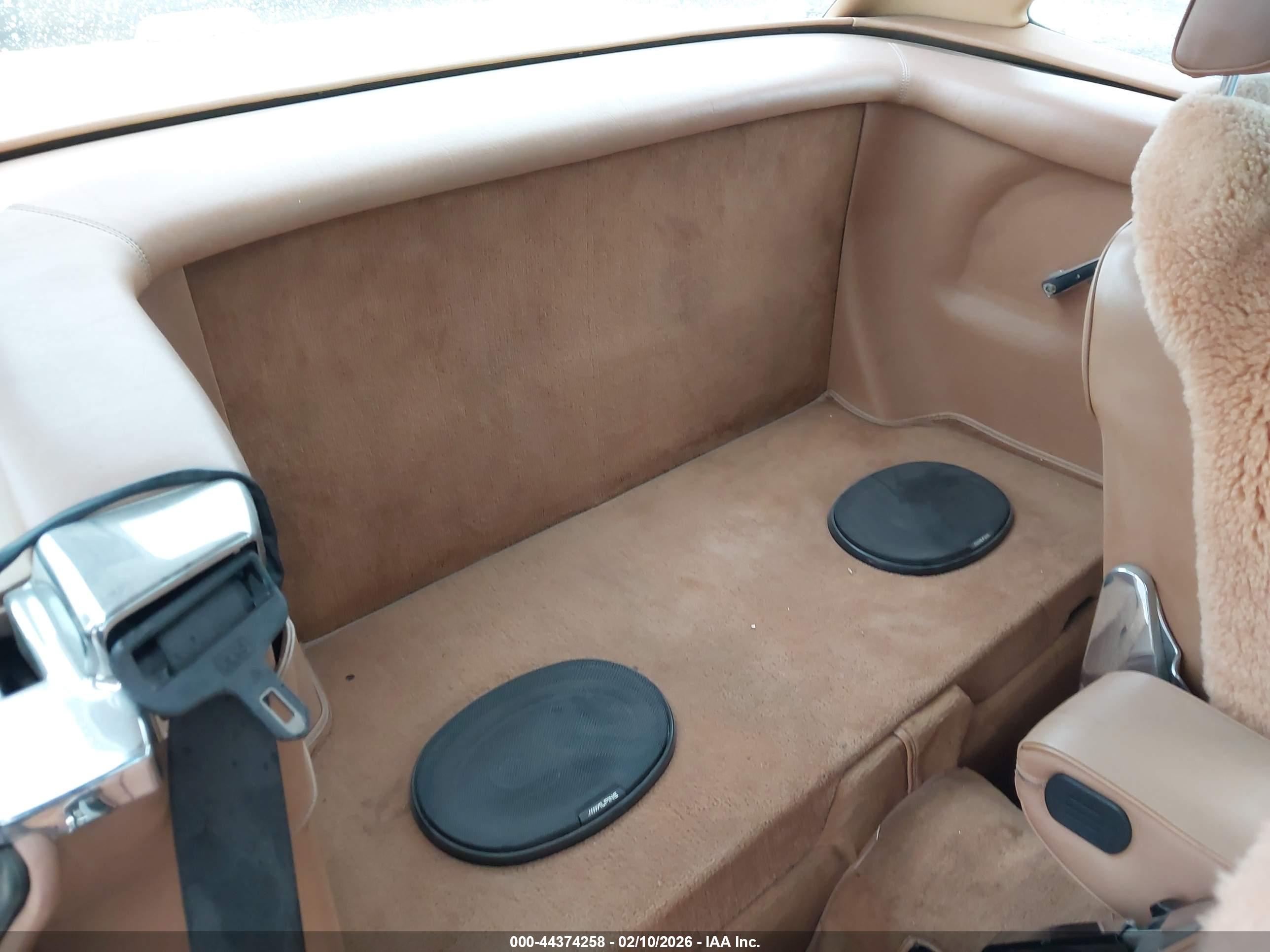 MERCEDES-BENZ 560 image 8