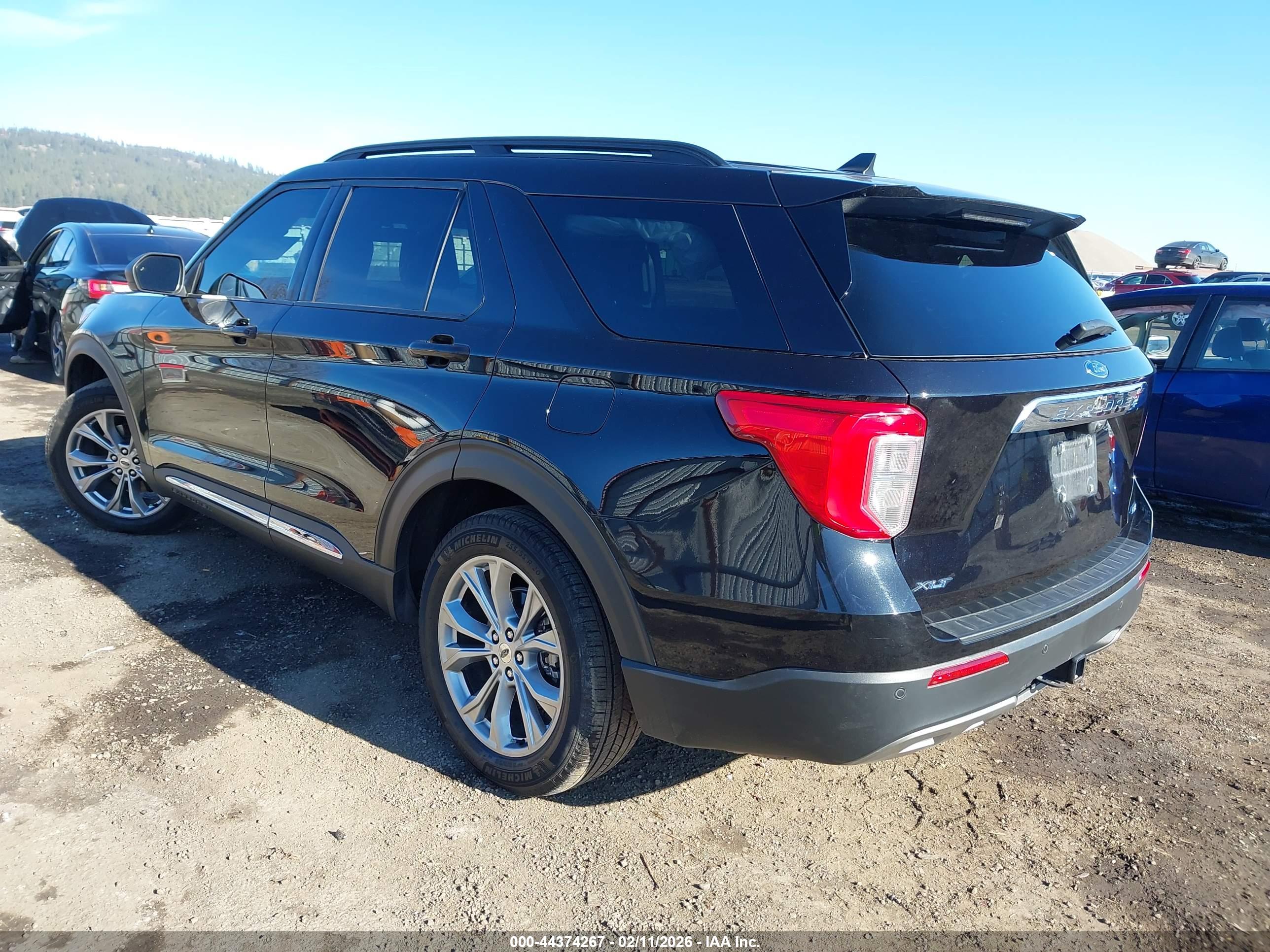 FORD EXPLORER image 3
