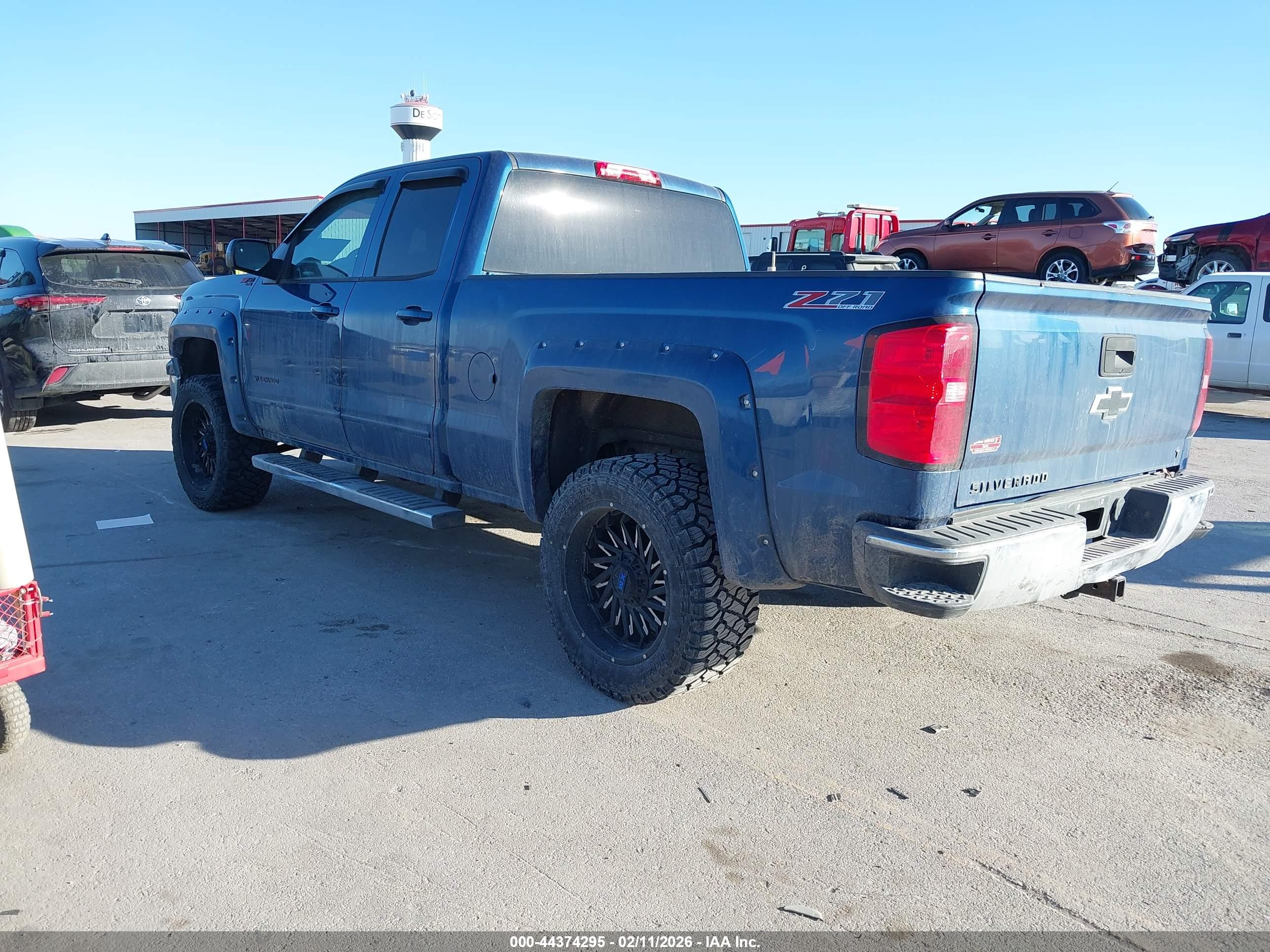 CHEVROLET SILVERADO image 3