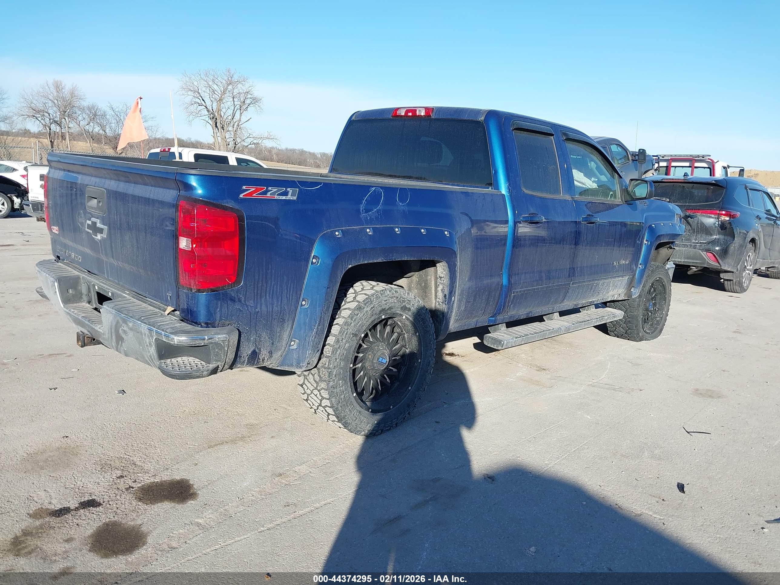 CHEVROLET SILVERADO image 4