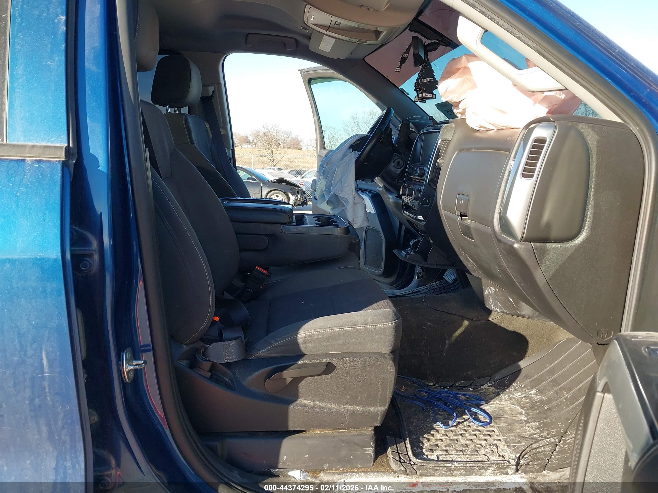 CHEVROLET SILVERADO image 5