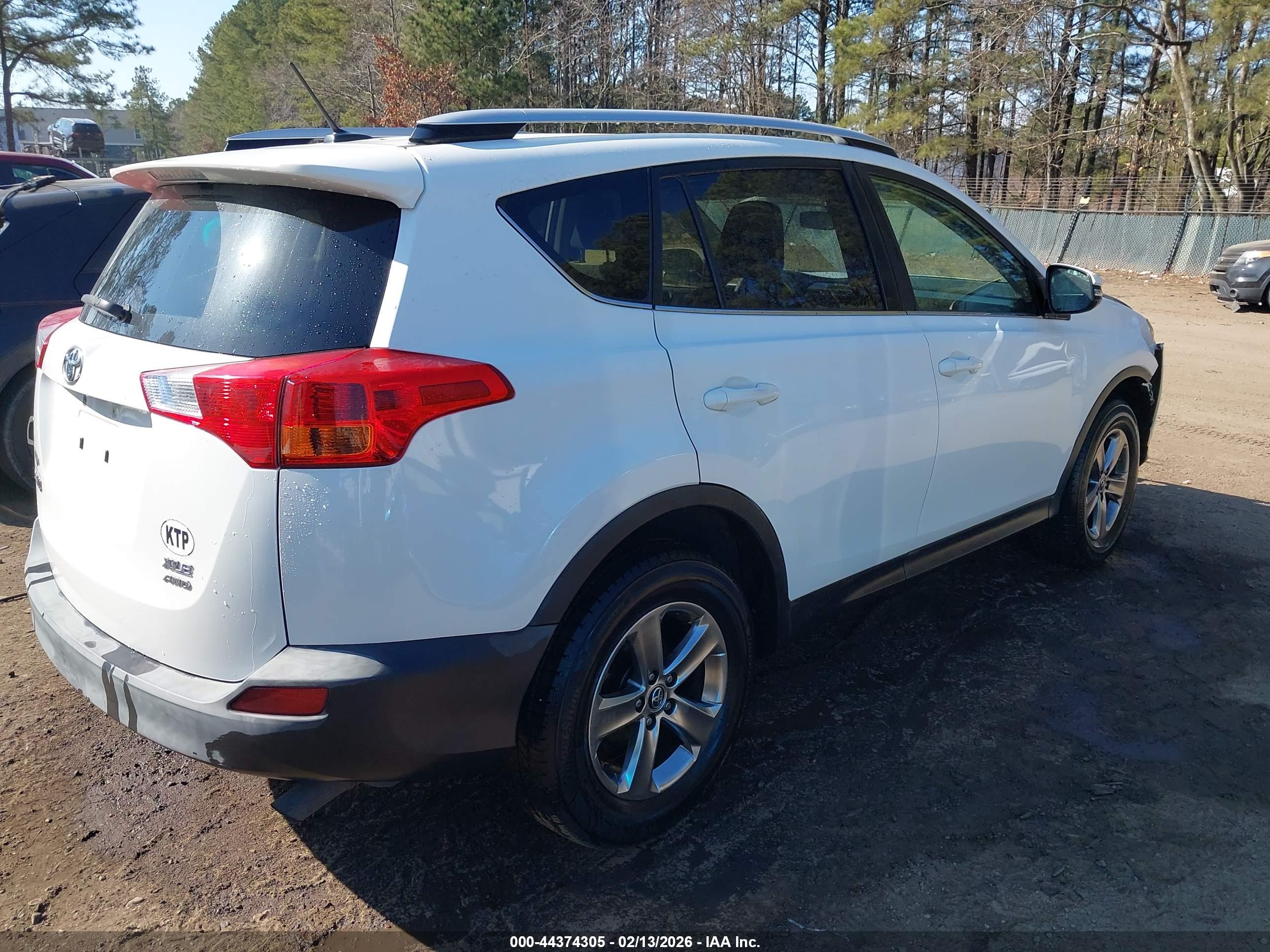 TOYOTA RAV4 image 4