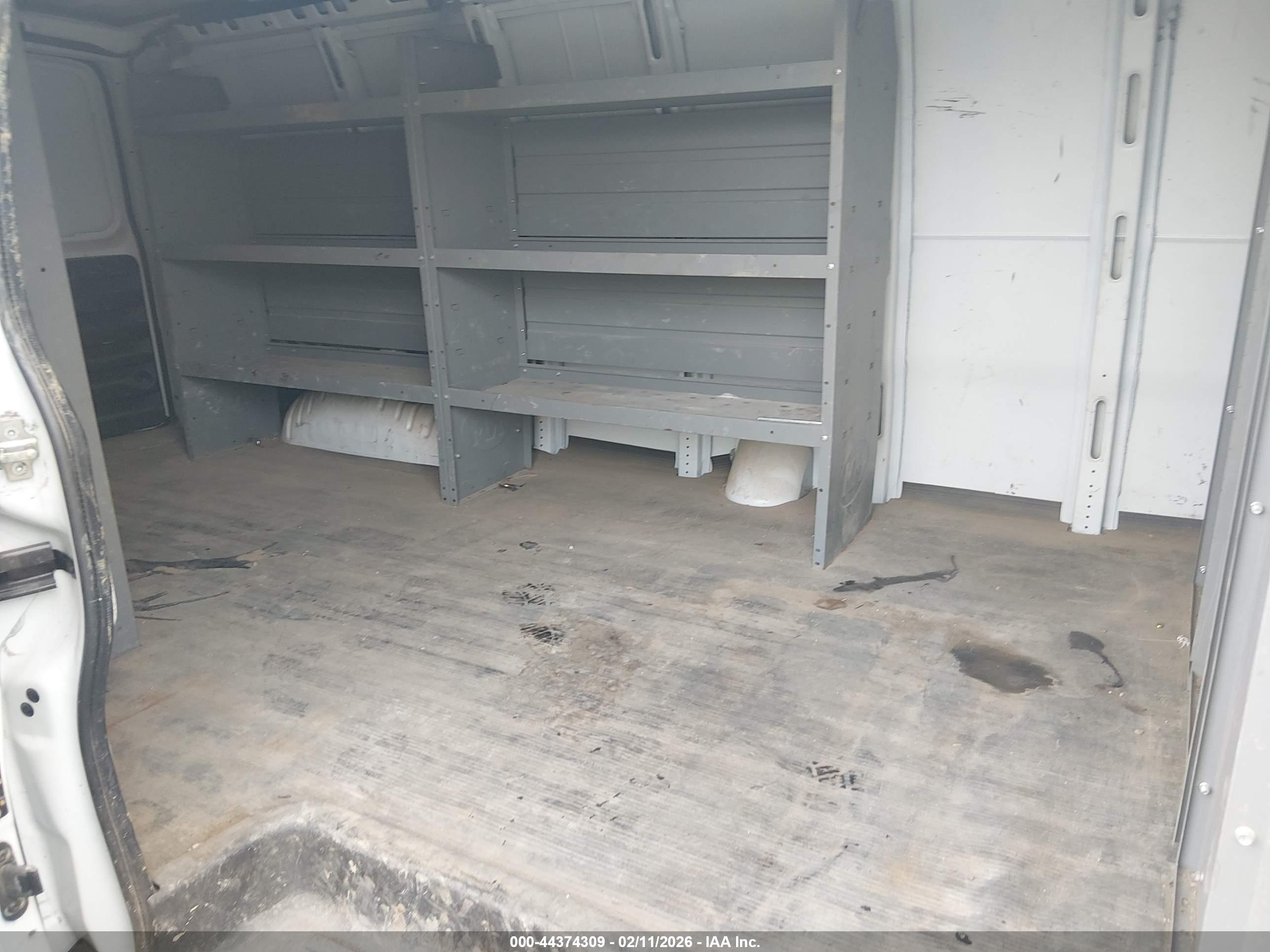 CHEVROLET EXPRESS image 8