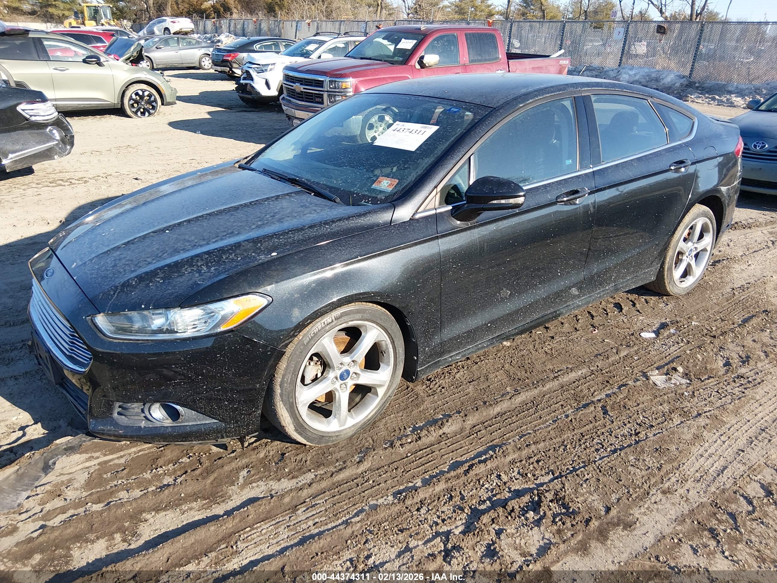 FORD FUSION image 2