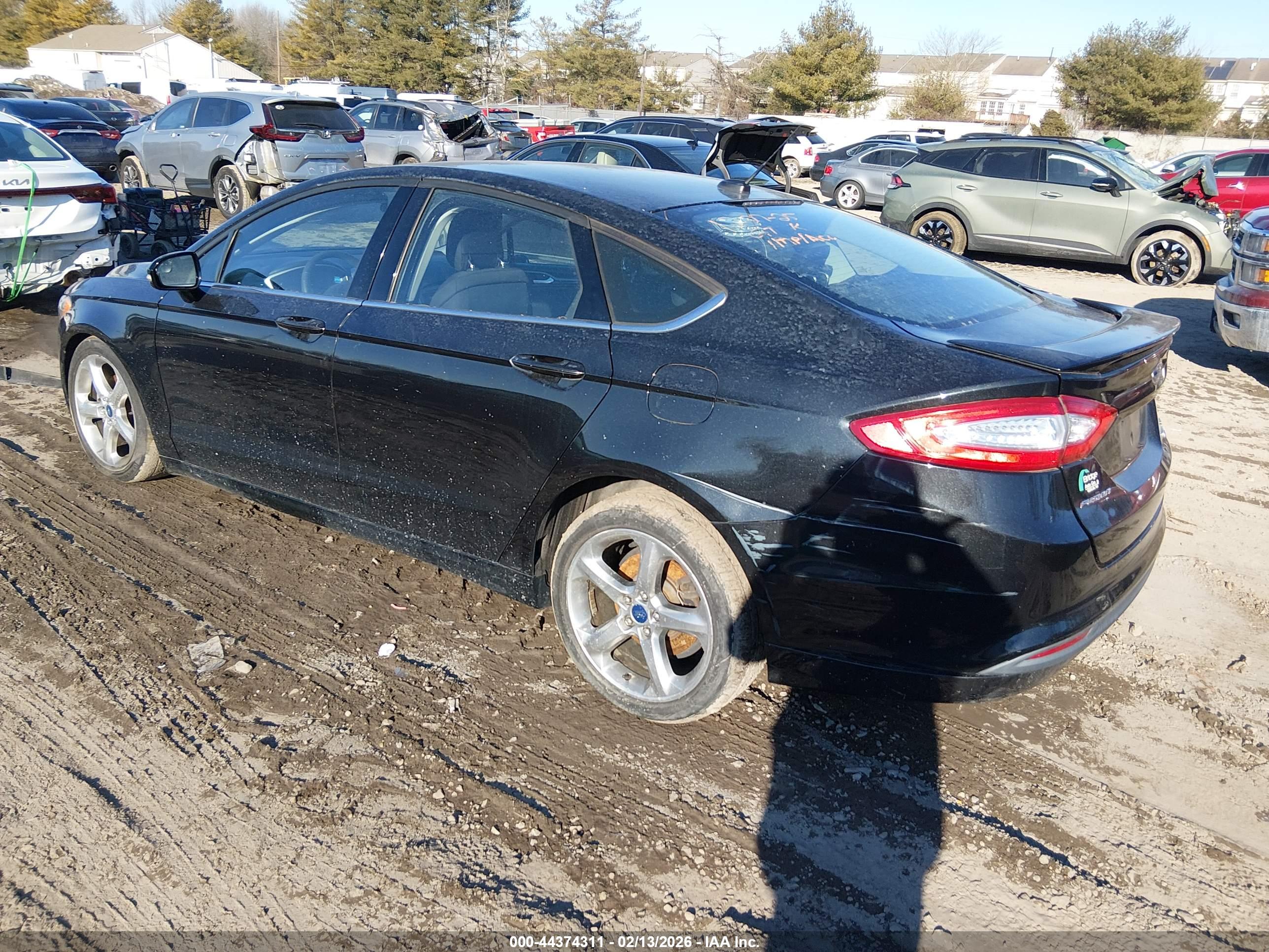 FORD FUSION image 3