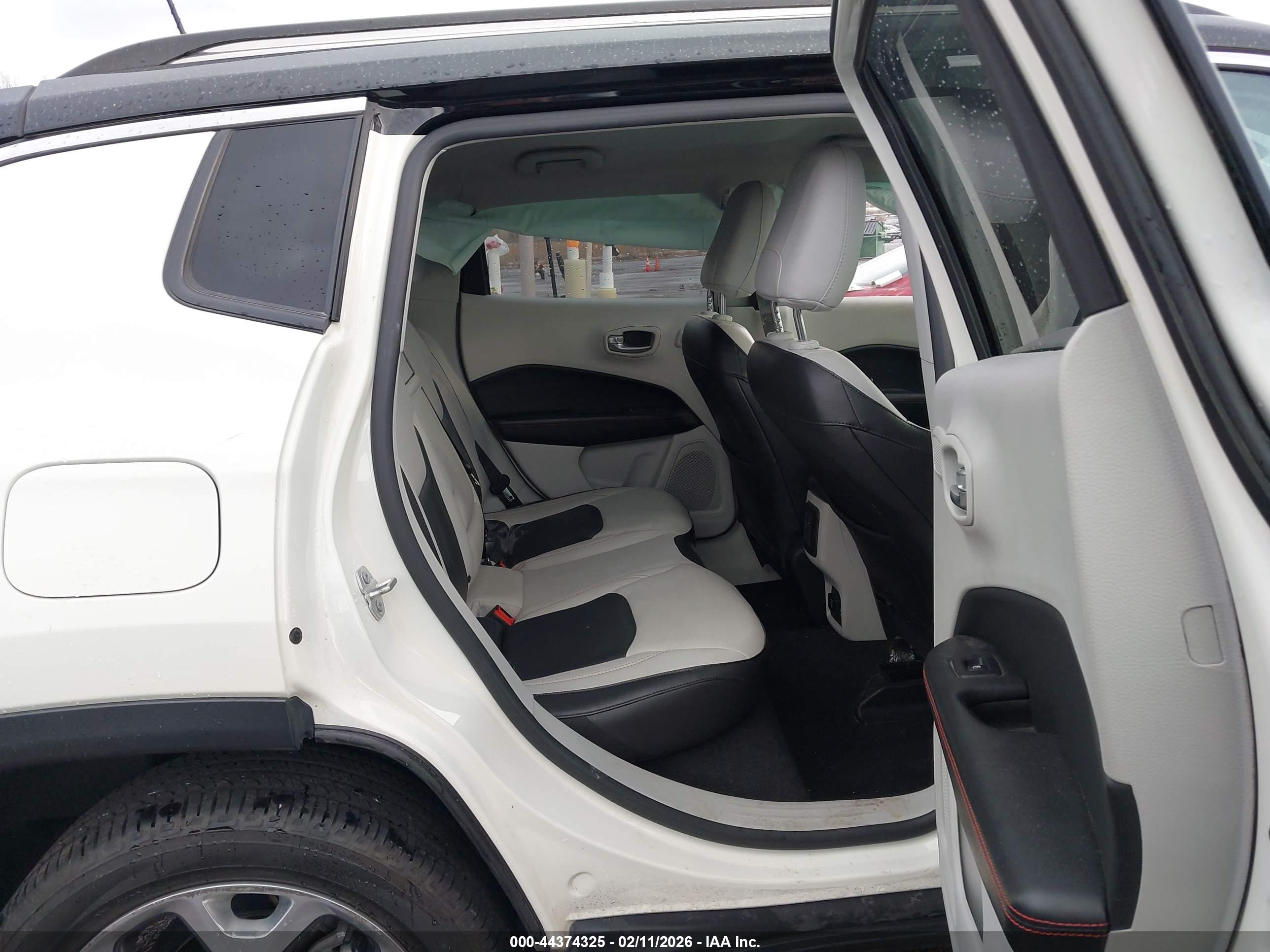 JEEP COMPASS image 8