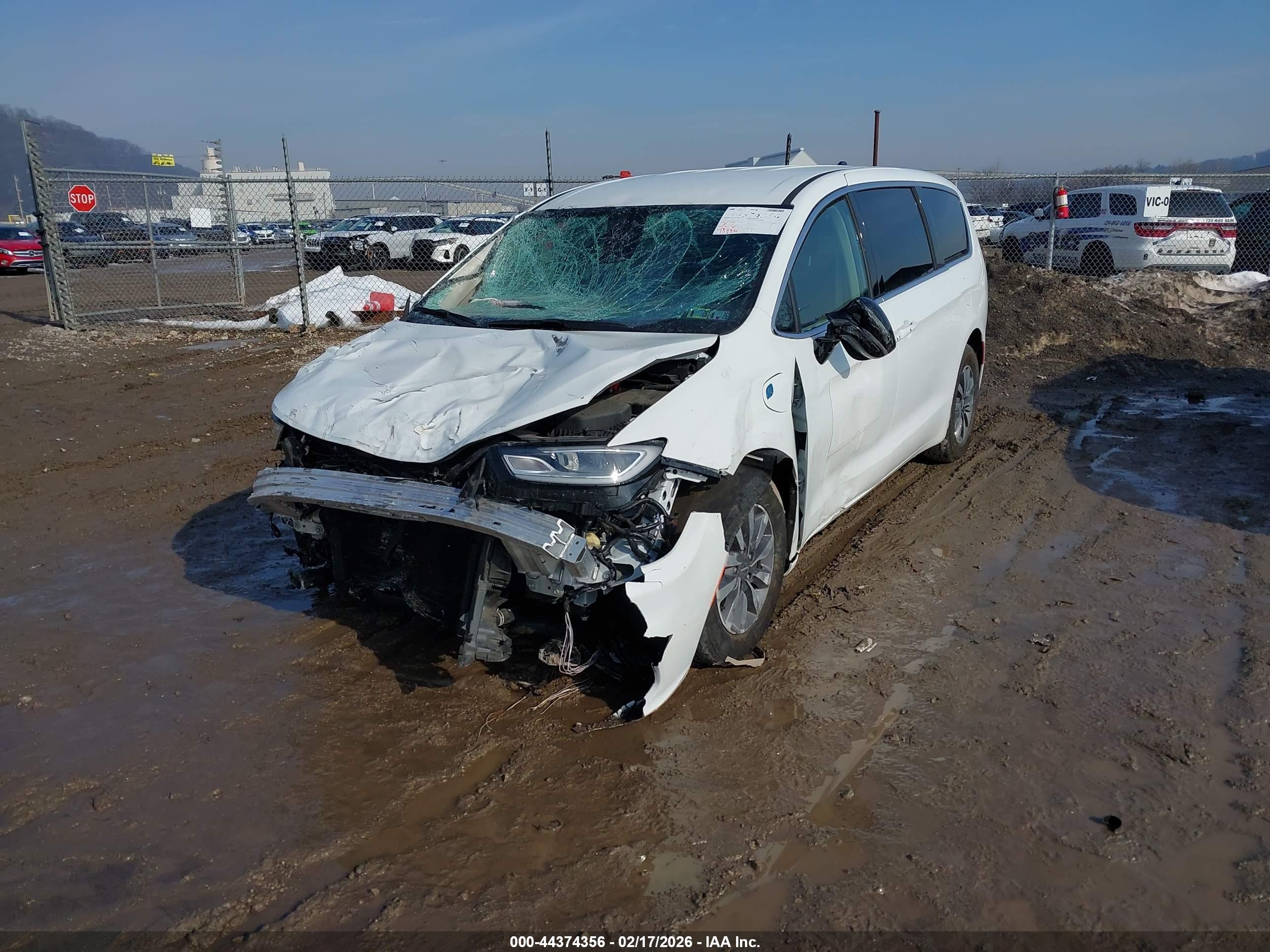 CHRYSLER PACIFICA image 2