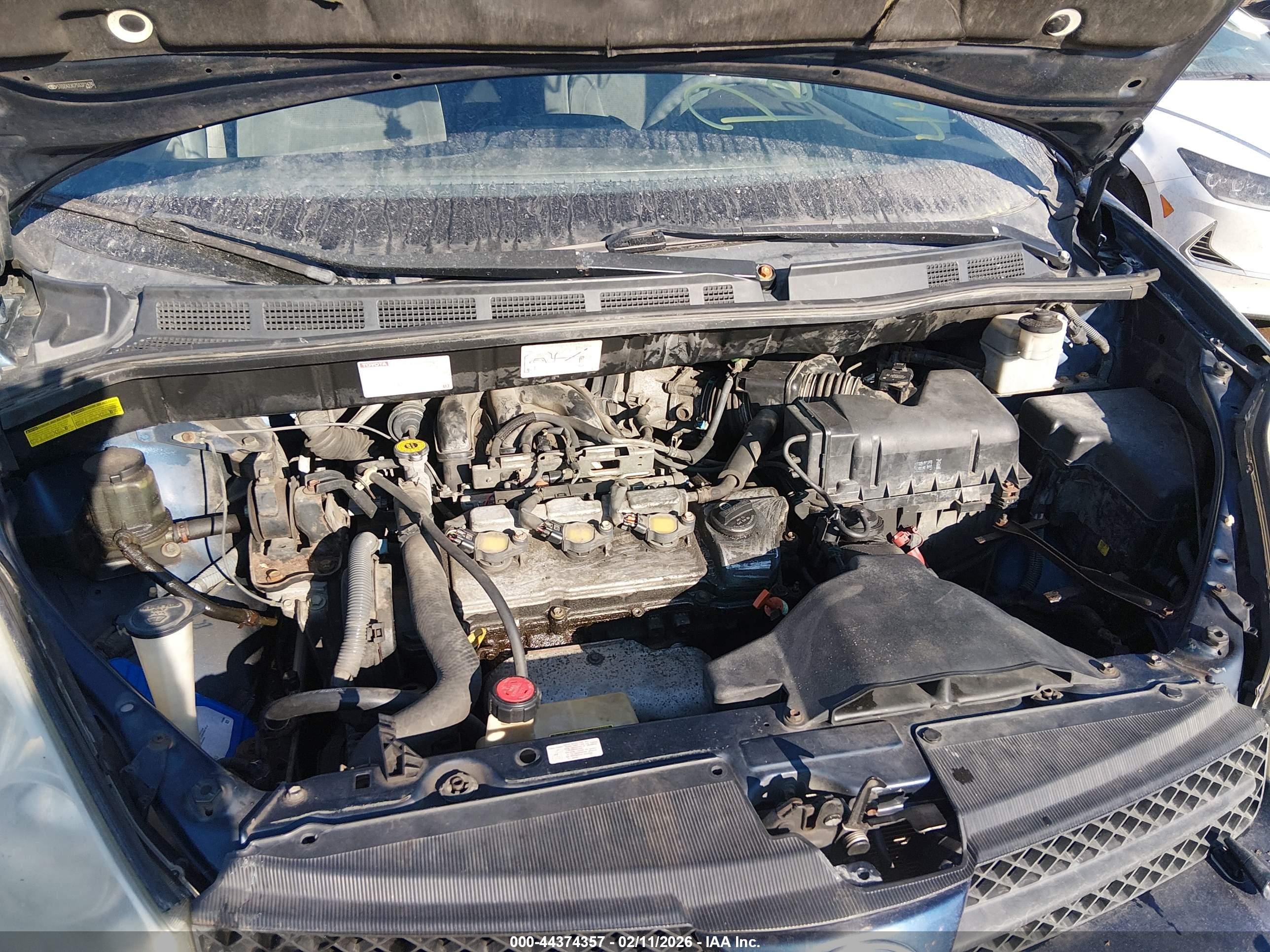 TOYOTA SIENNA image 10