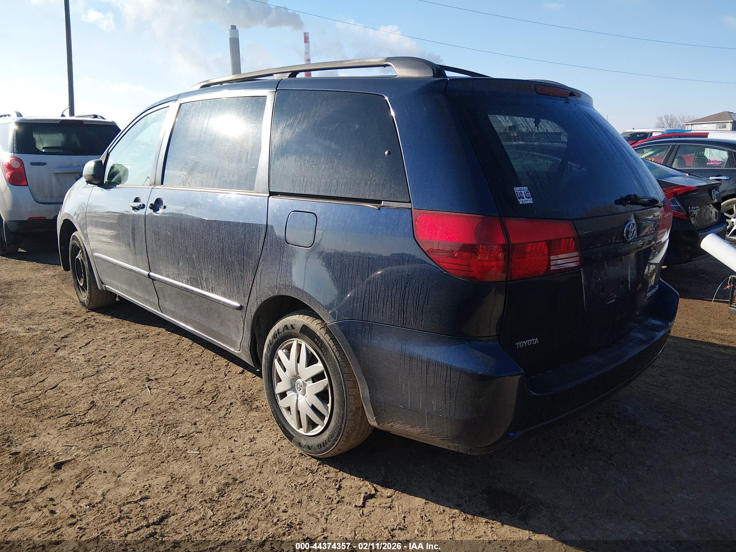 TOYOTA SIENNA image 3