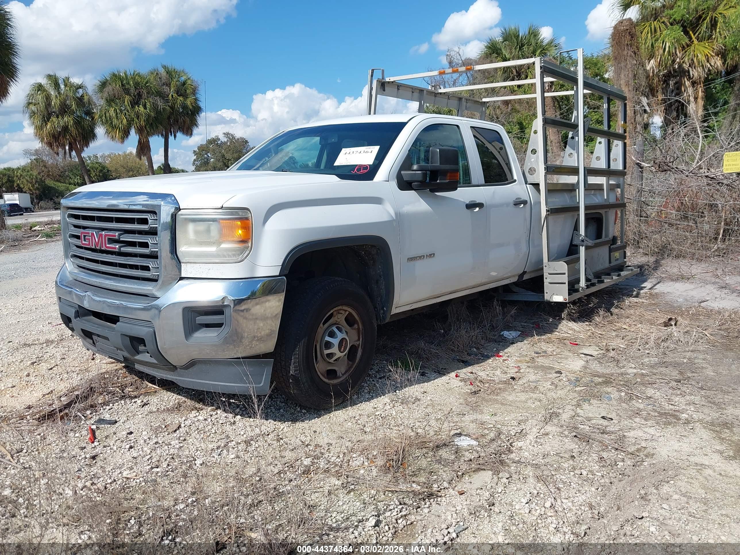 GMC SIERRA image 2