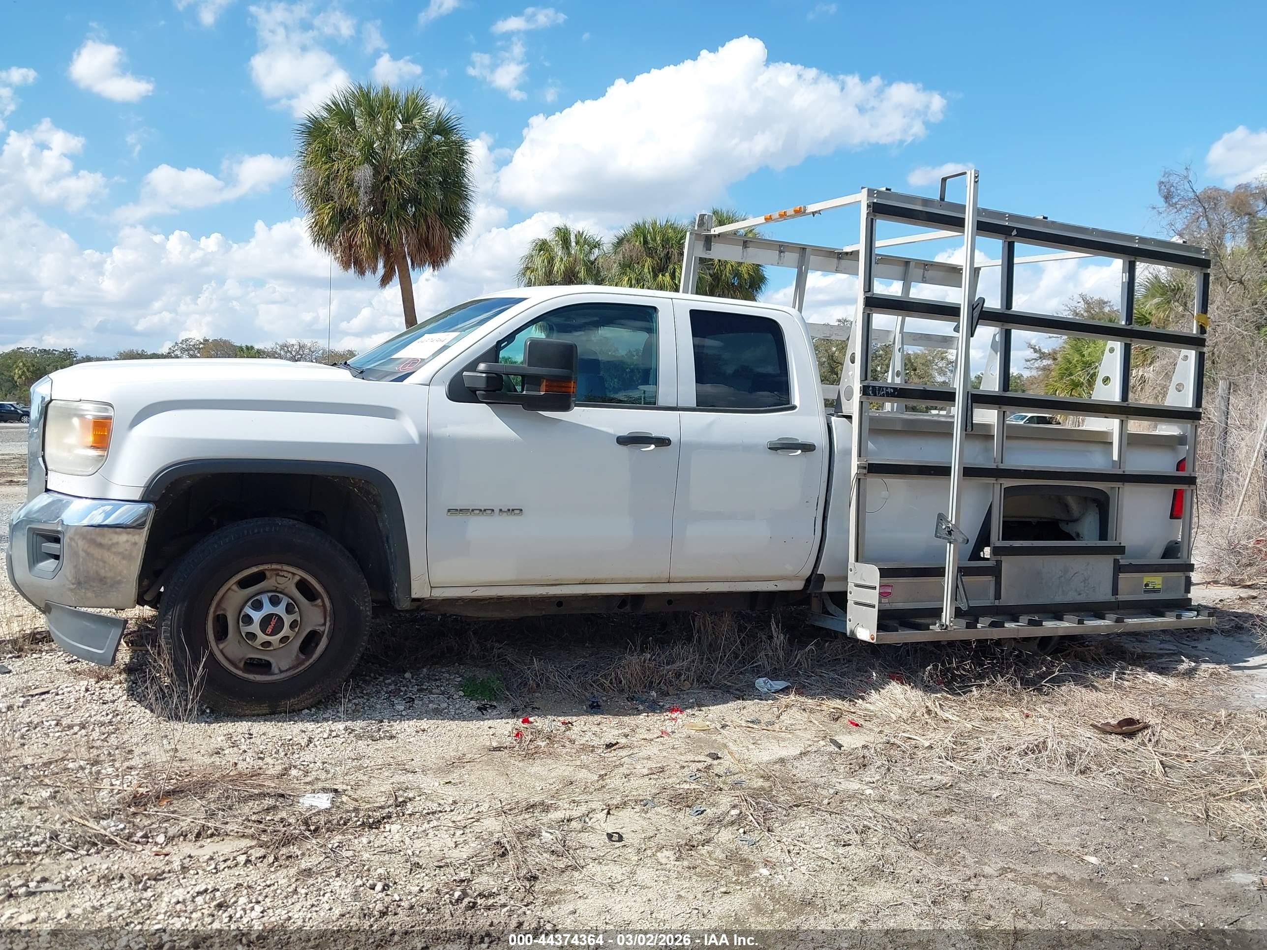GMC SIERRA image 3