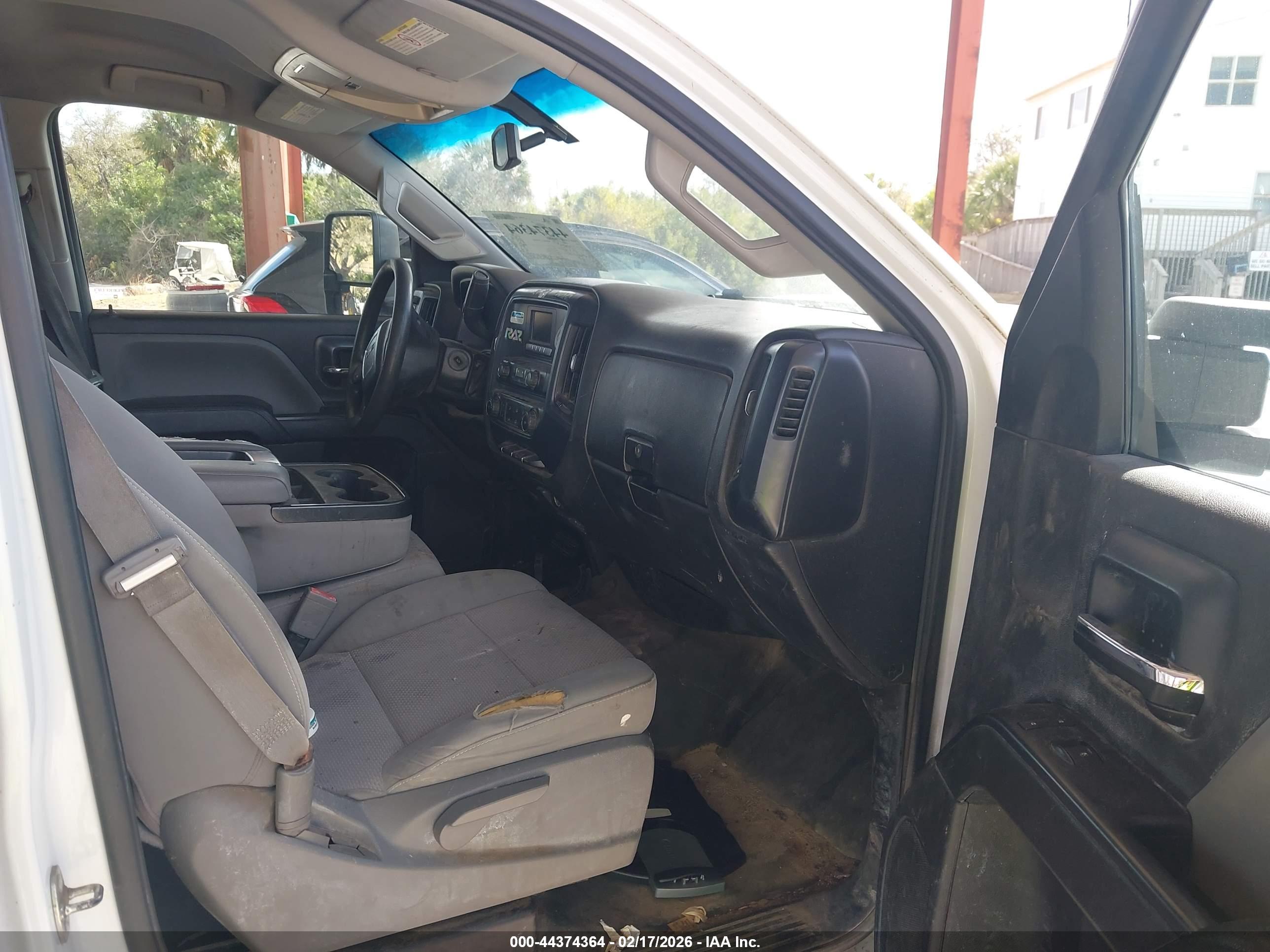 GMC SIERRA image 5