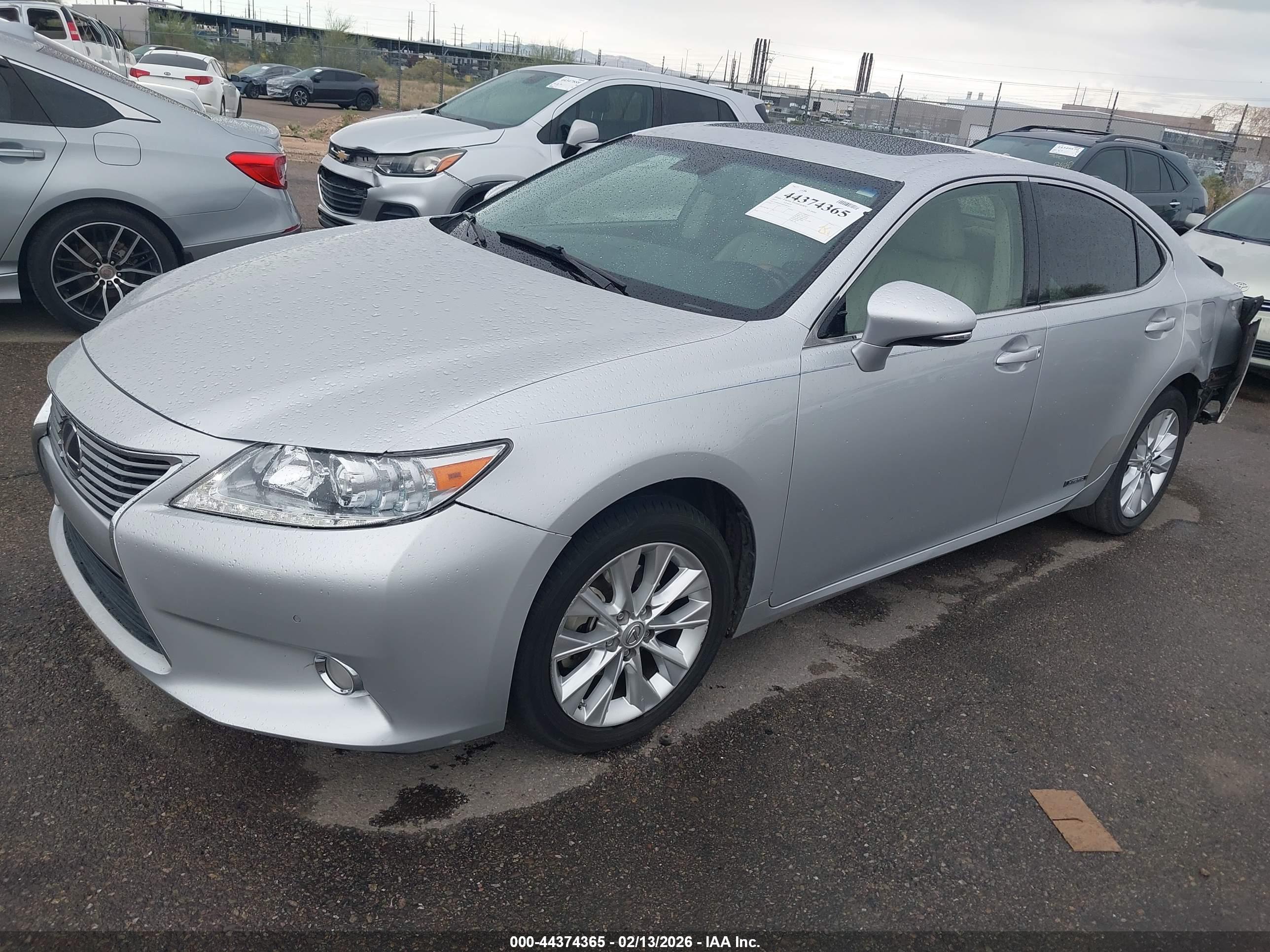 LEXUS ES image 2