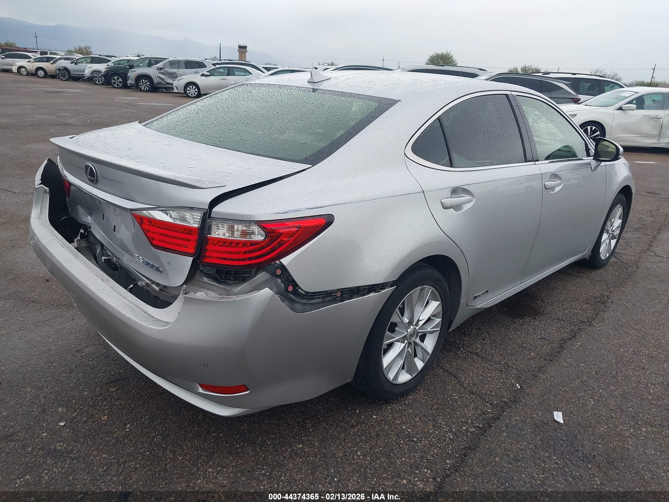 LEXUS ES image 4