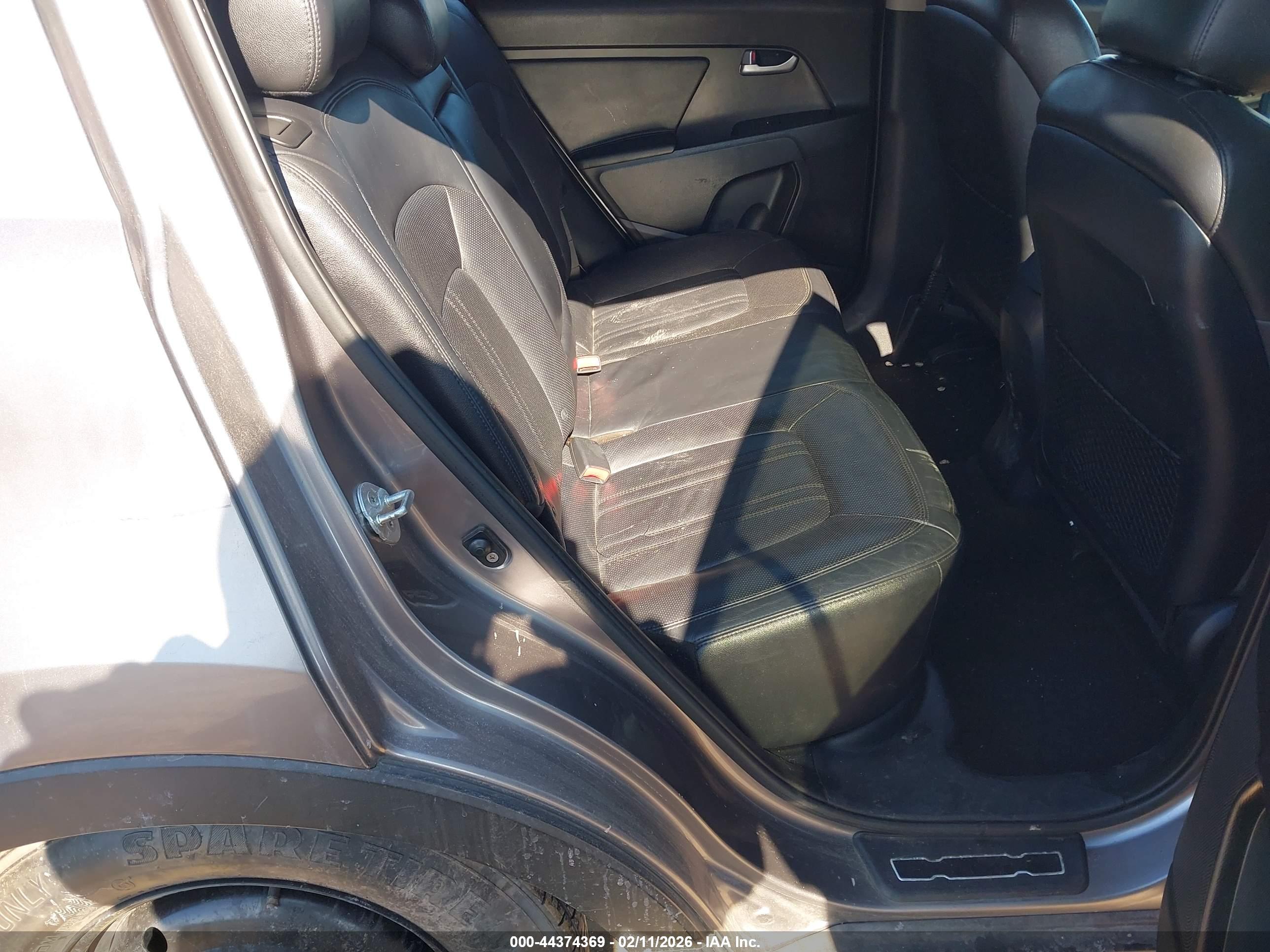 KIA SPORTAGE image 8