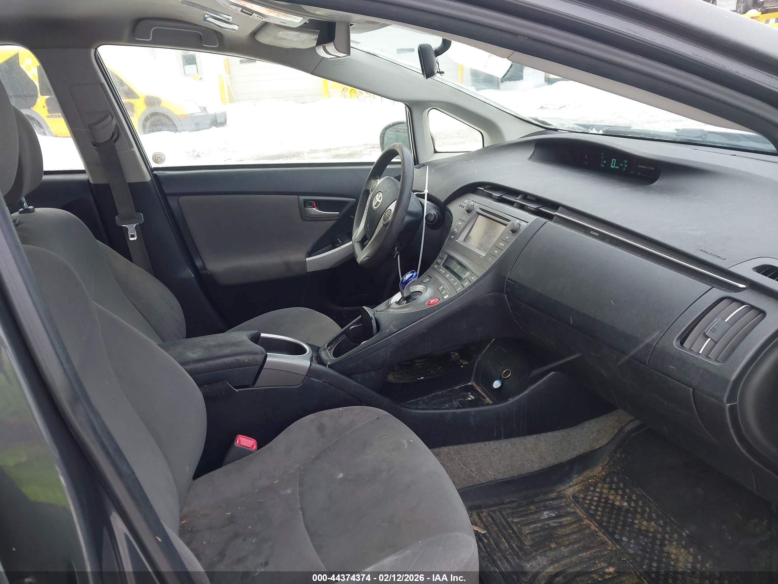 TOYOTA PRIUS image 5