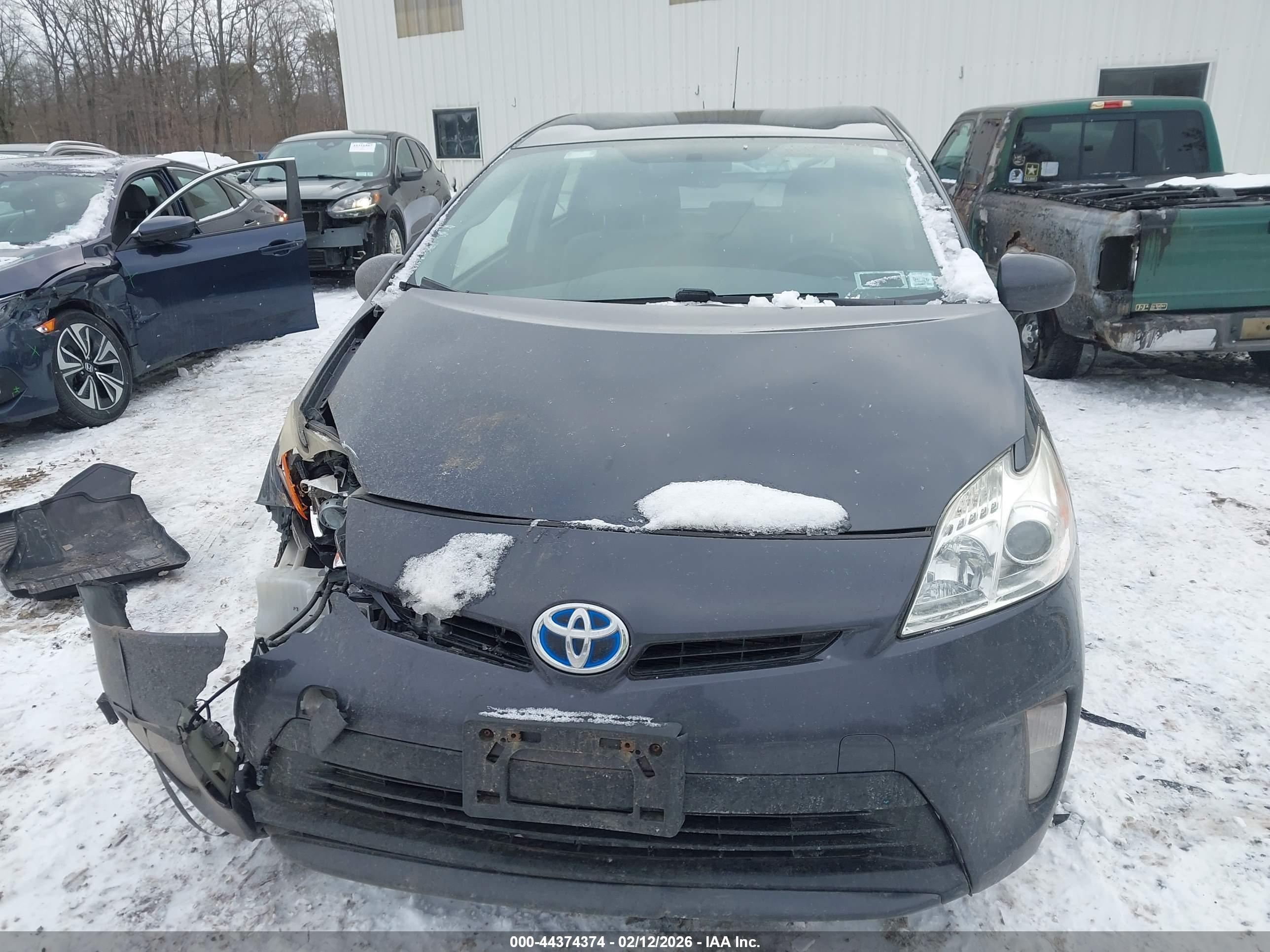 TOYOTA PRIUS image 6