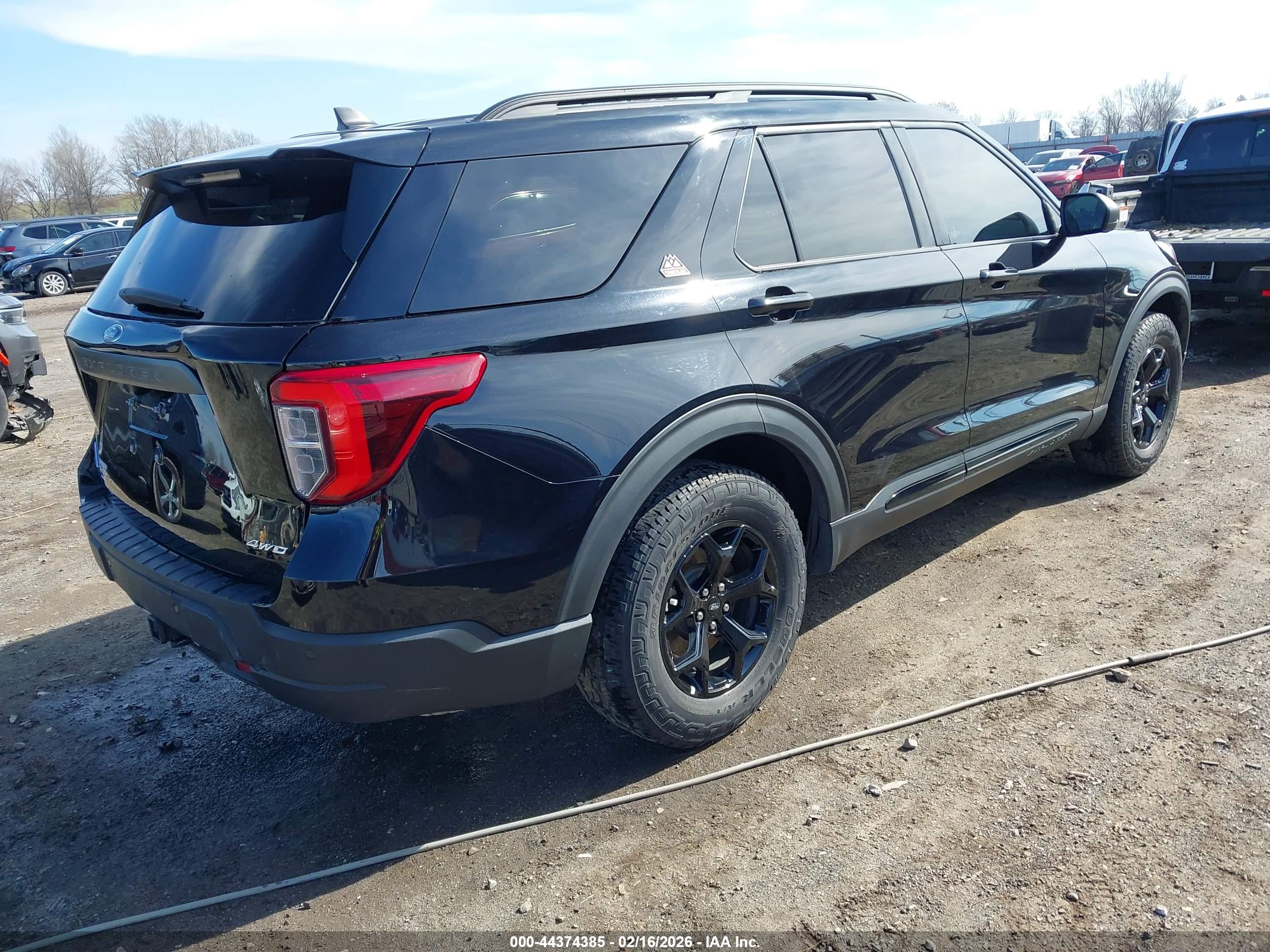 FORD EXPLORER image 4