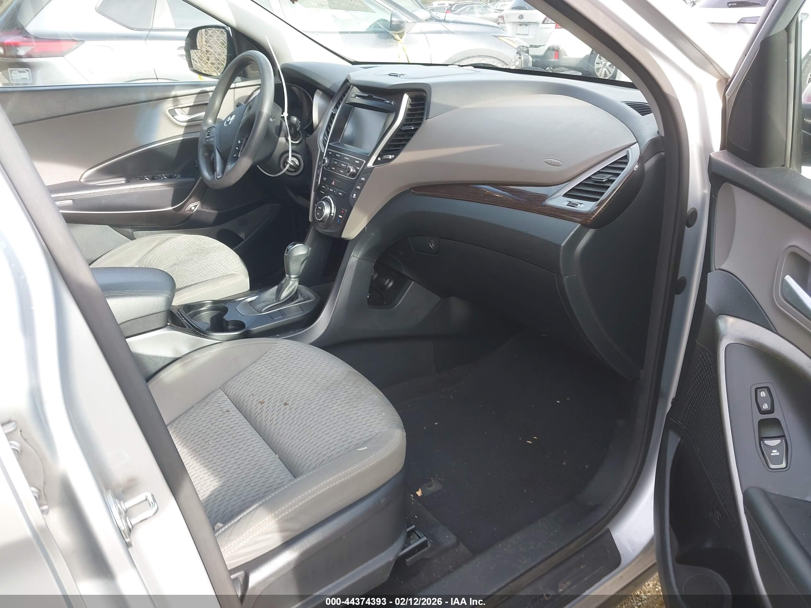 HYUNDAI SANTA image 5