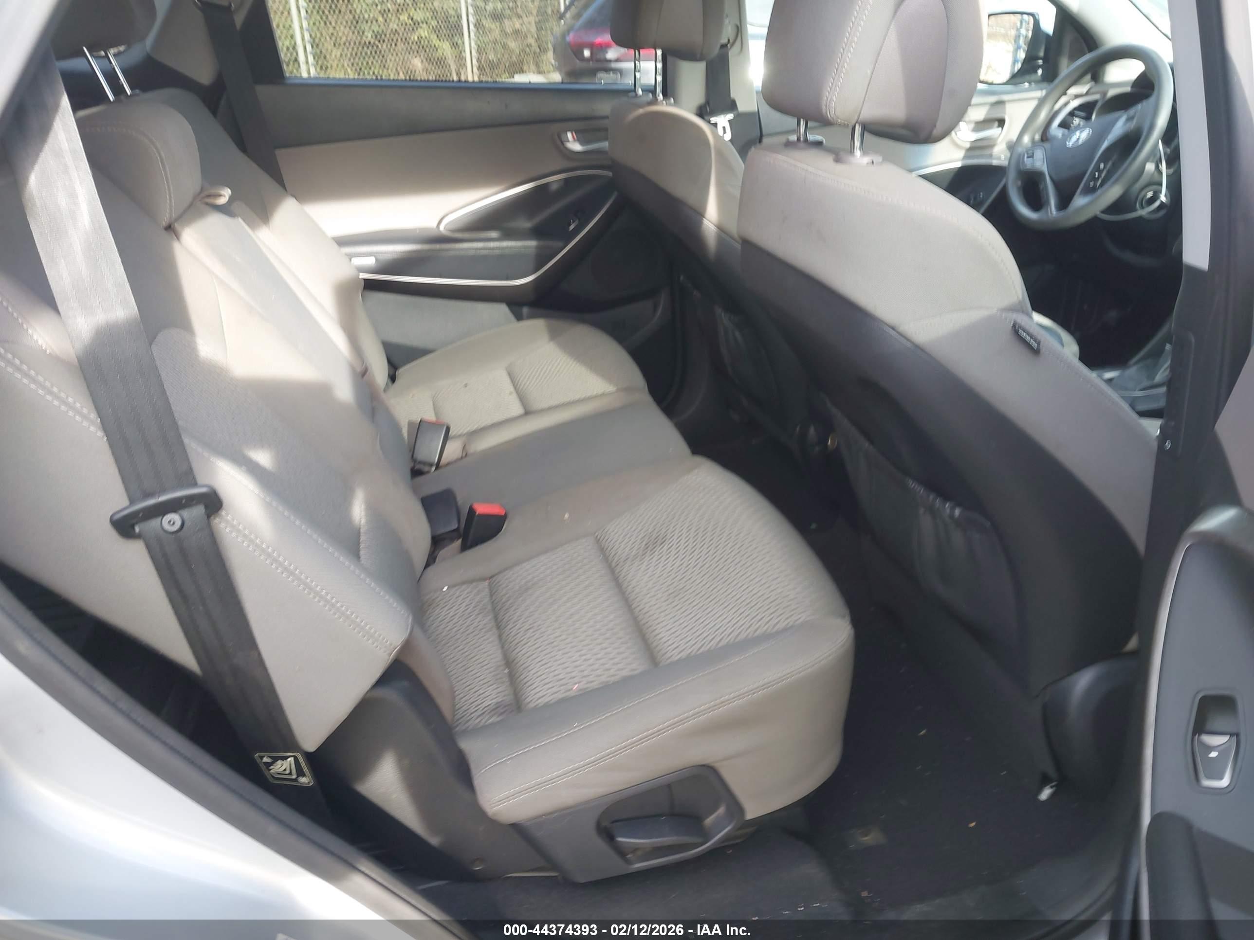 HYUNDAI SANTA image 8