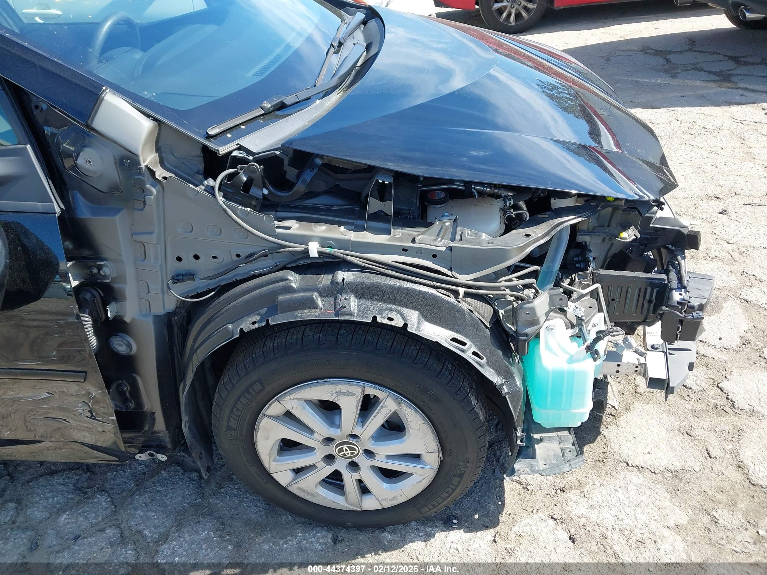 TOYOTA PRIUS image 6