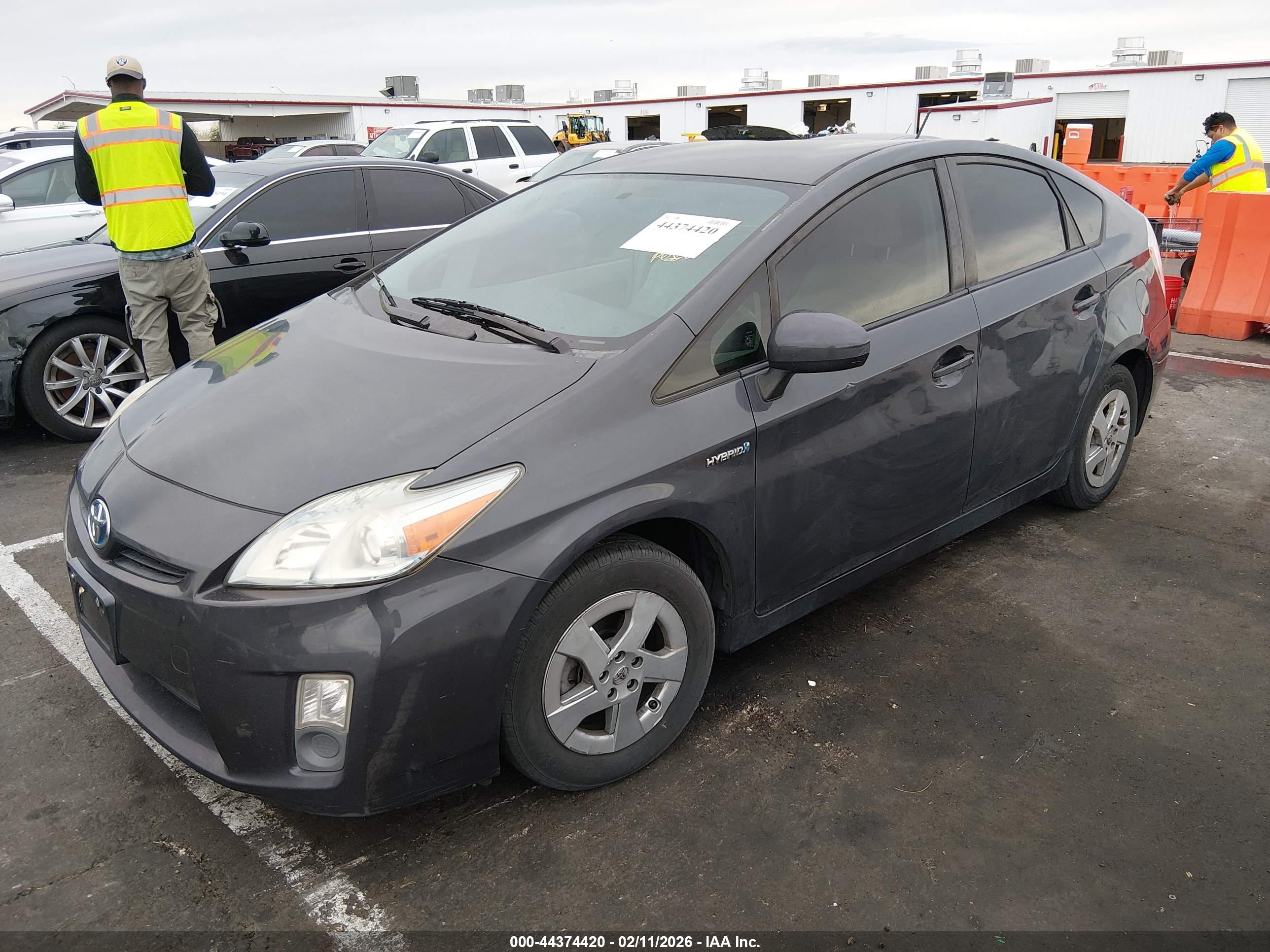 TOYOTA PRIUS image 2