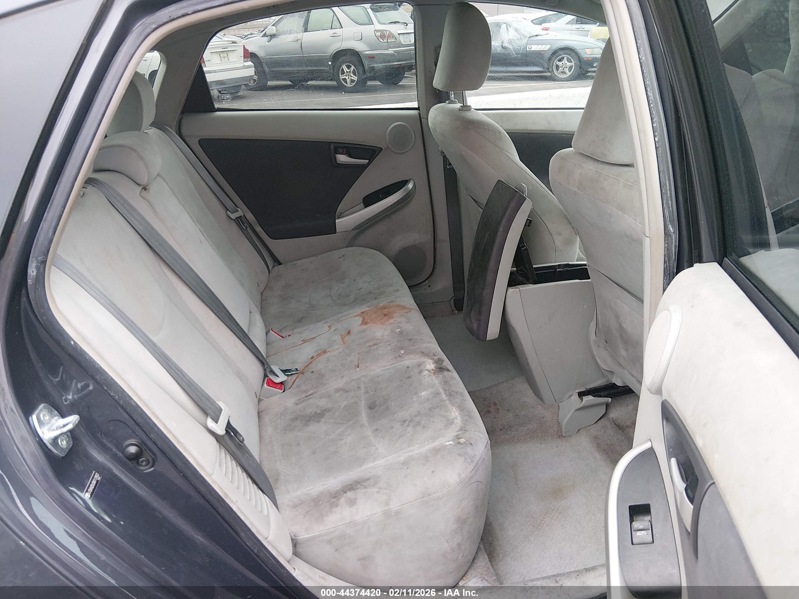 TOYOTA PRIUS image 8