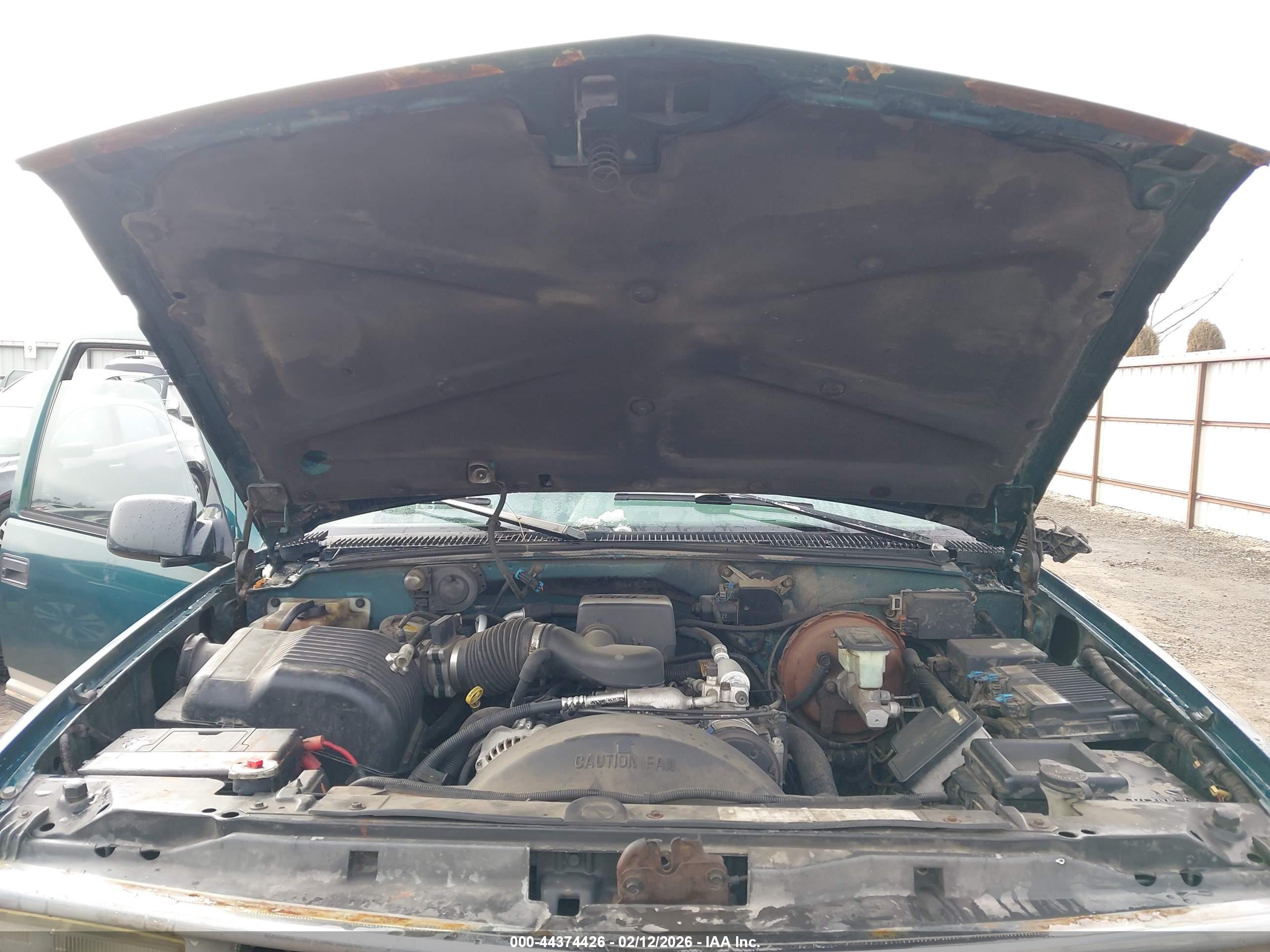CHEVROLET SUBURBAN image 10