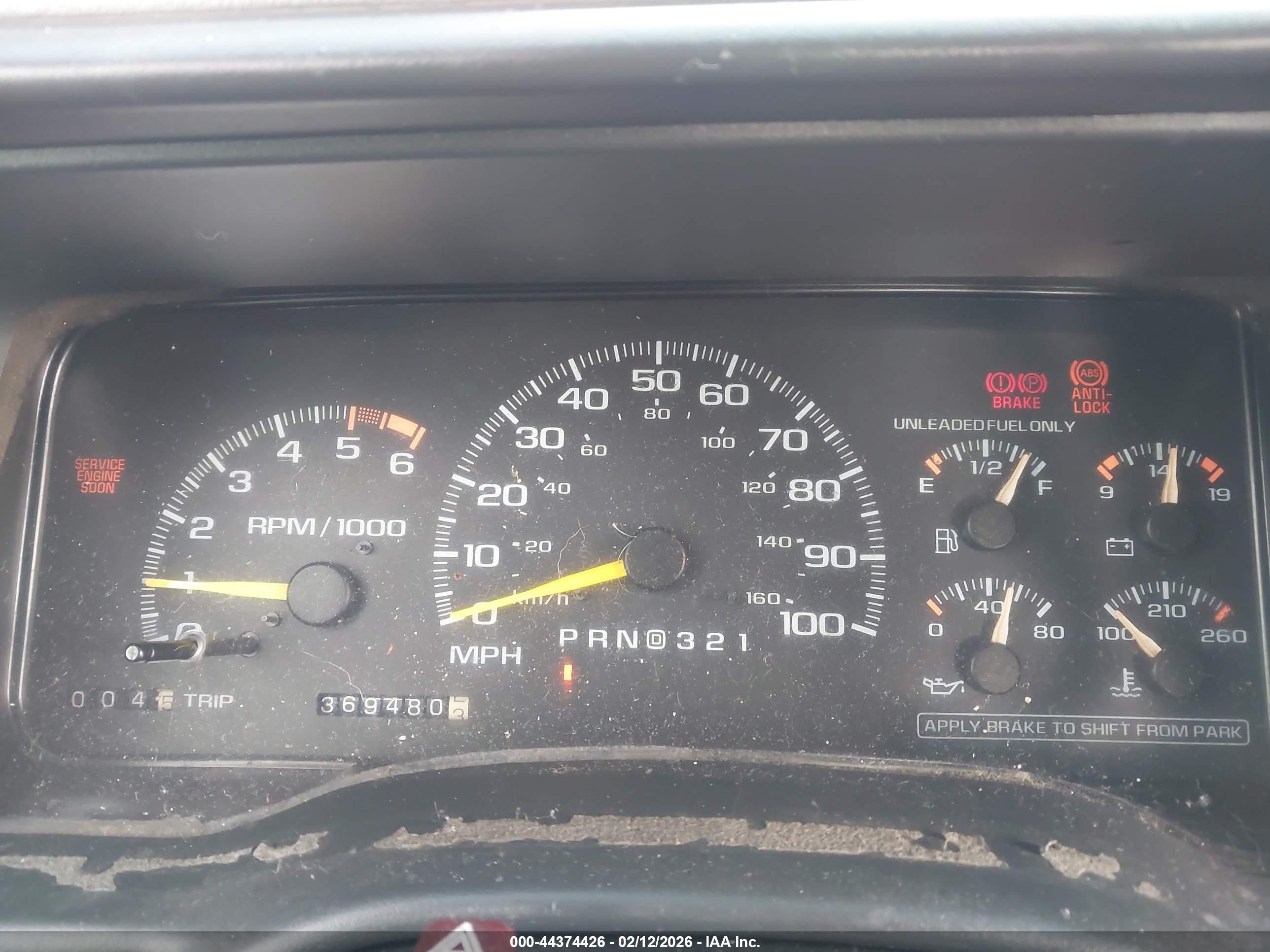 CHEVROLET SUBURBAN image 7