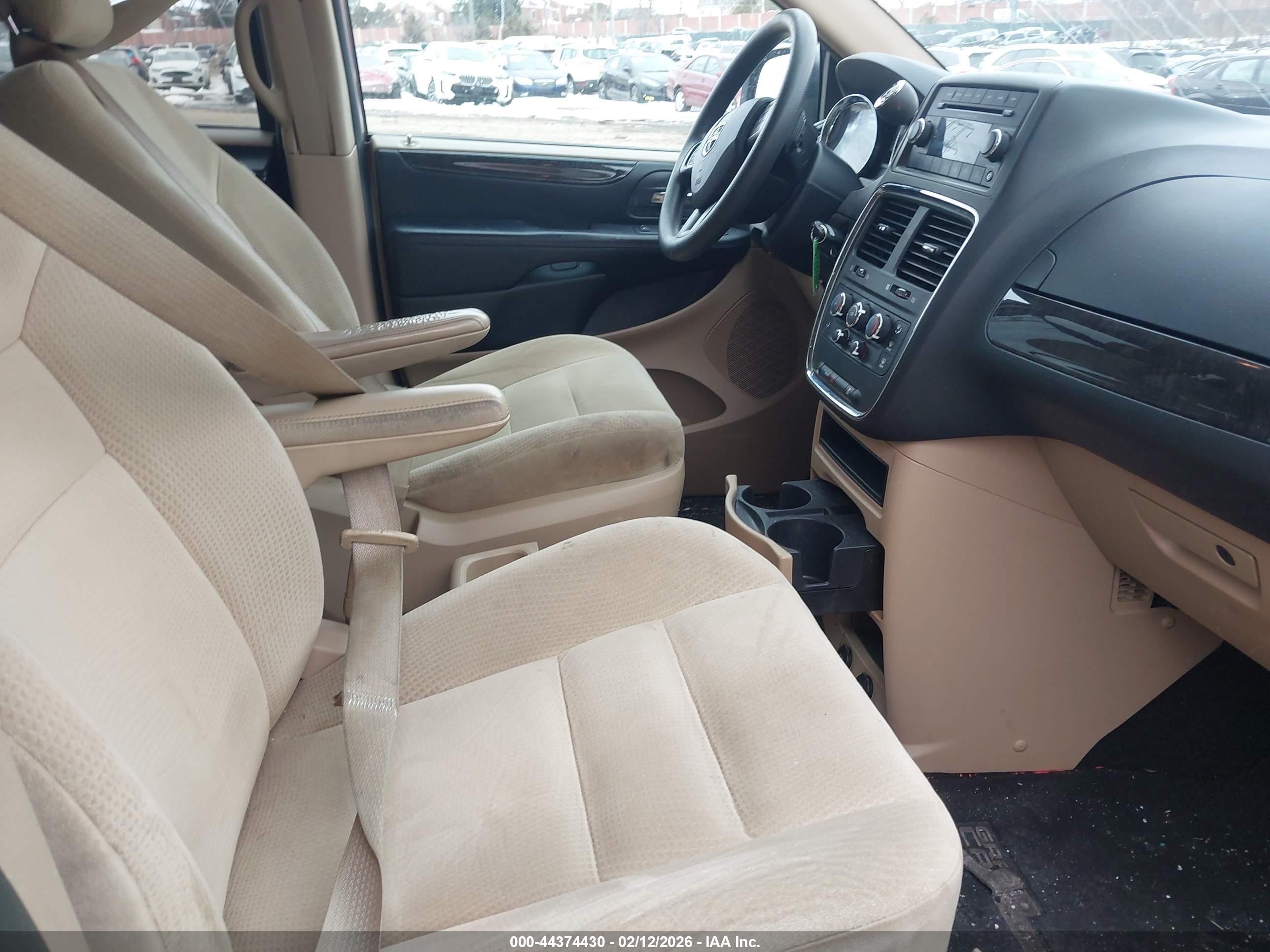 DODGE GRAND image 5