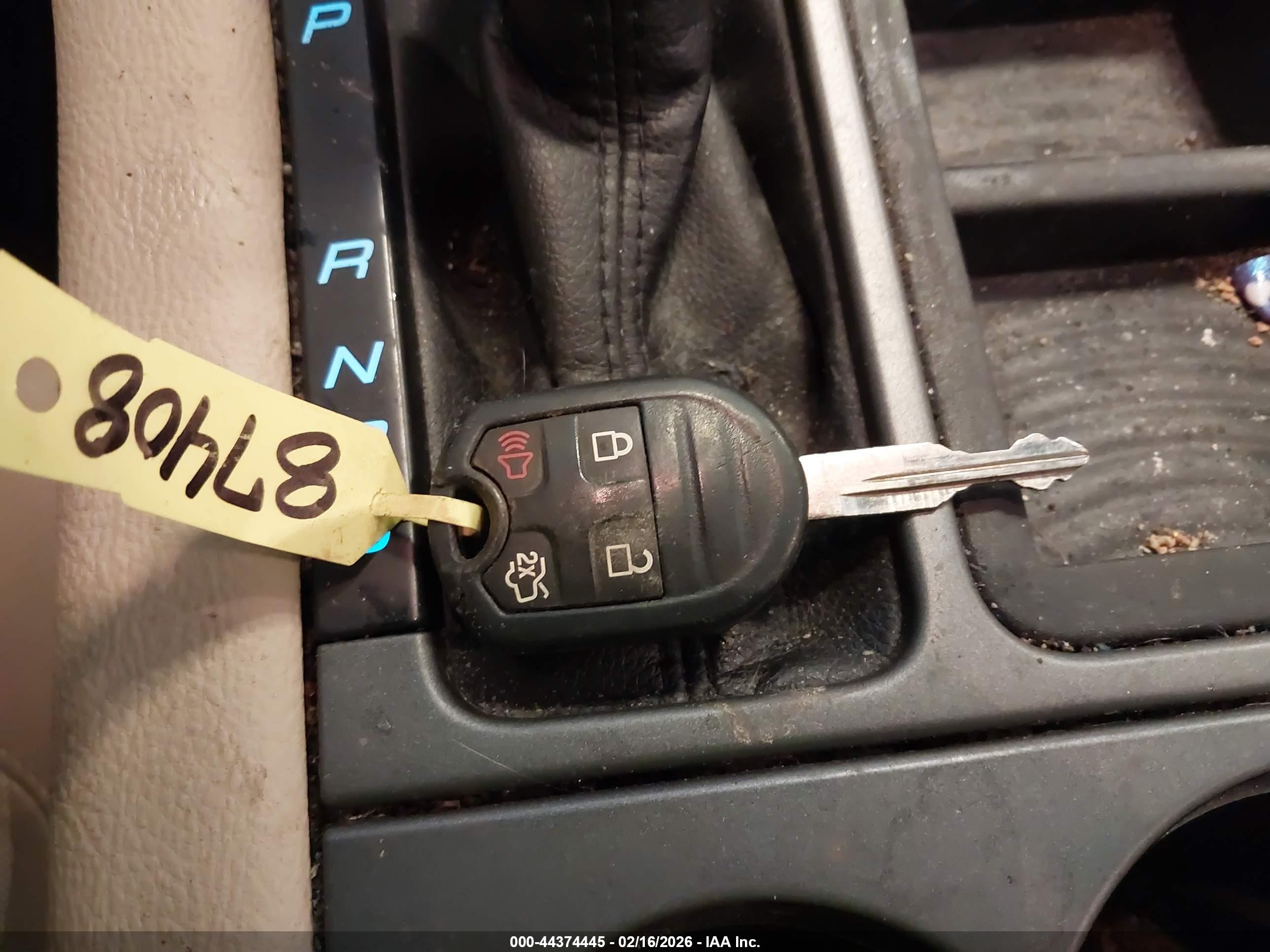 FORD TAURUS image 11