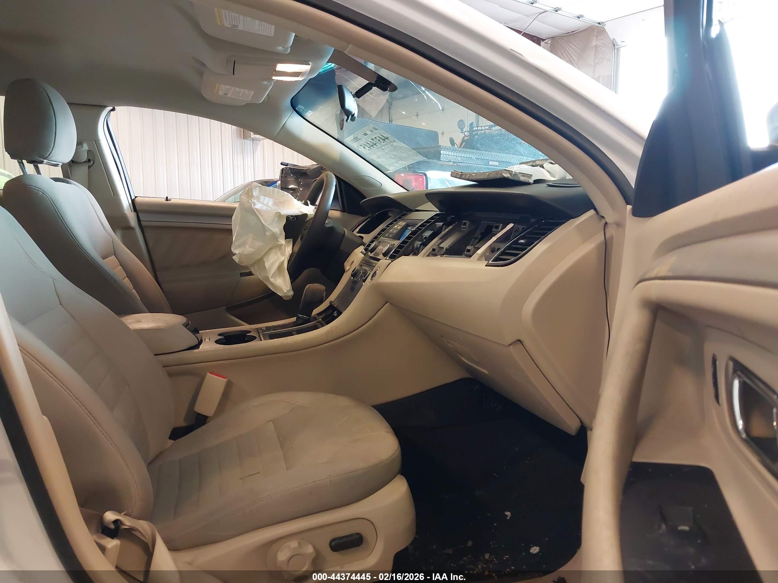 FORD TAURUS image 5
