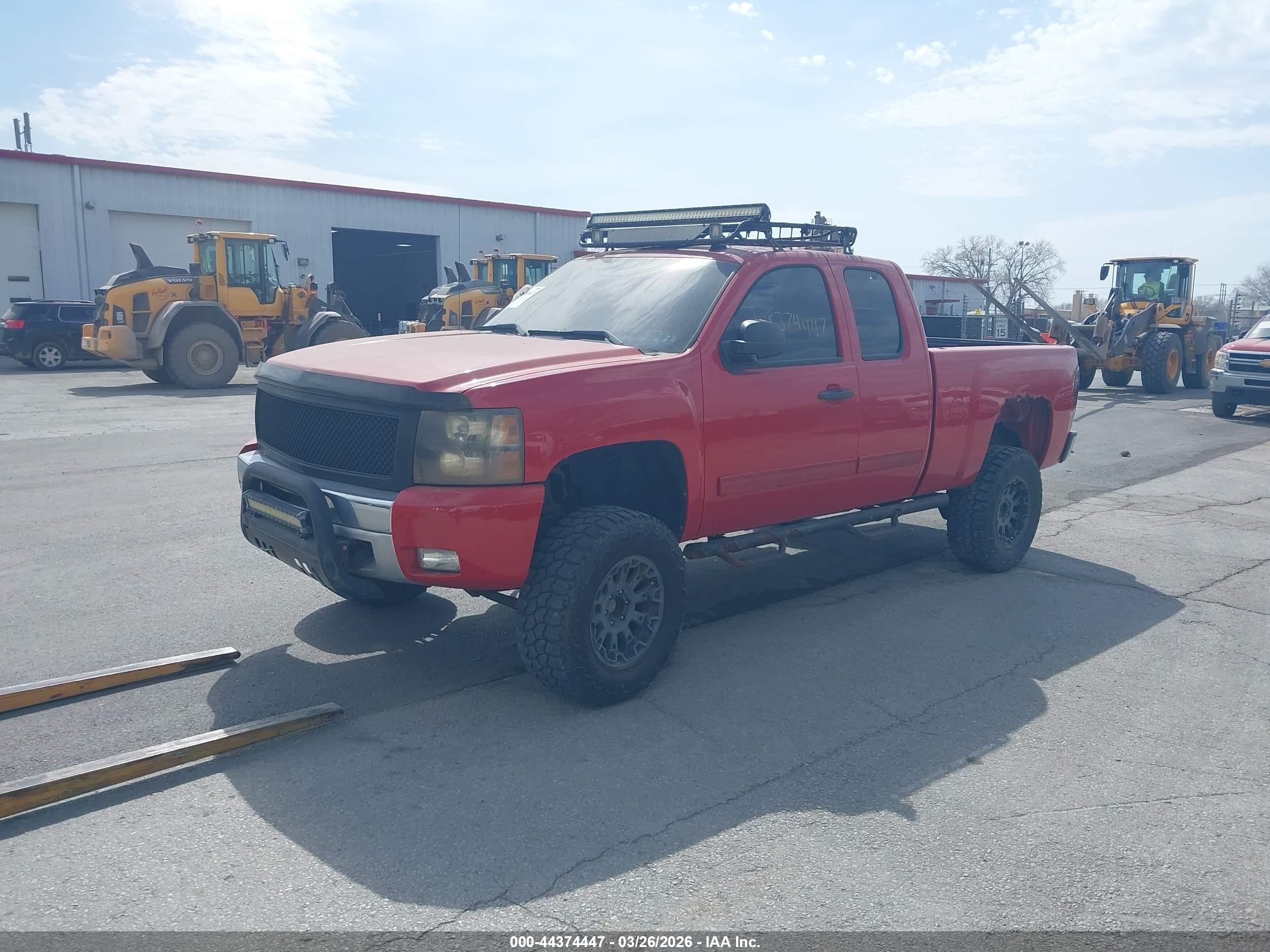 CHEVROLET SILVERADO image 2