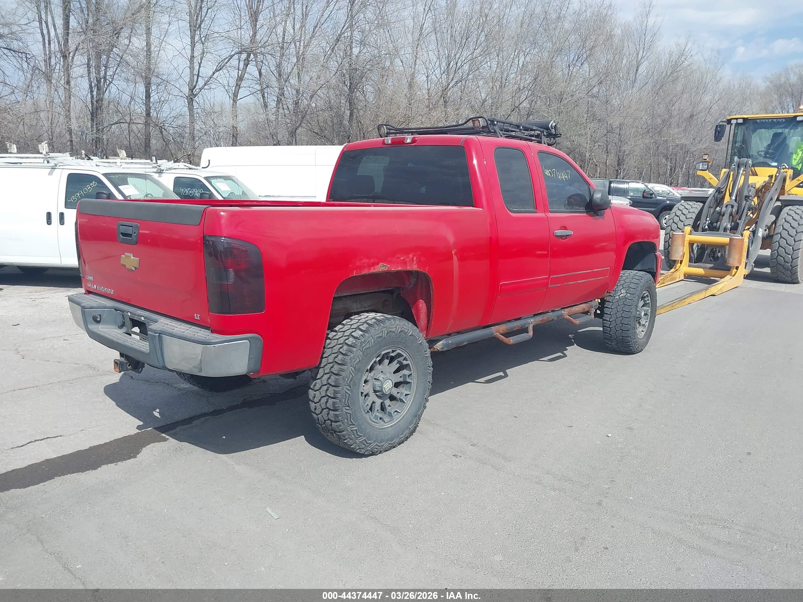 CHEVROLET SILVERADO image 4