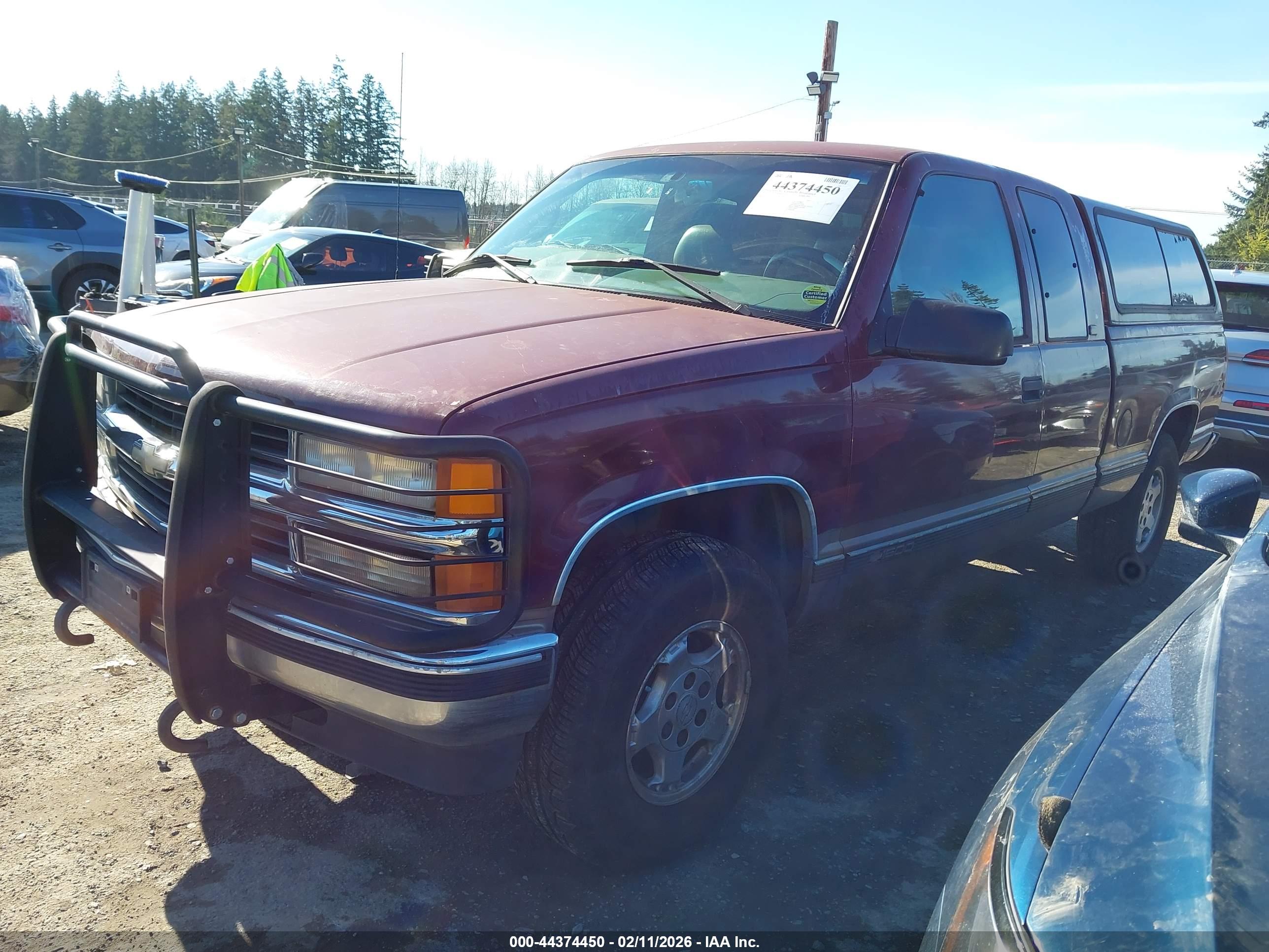 CHEVROLET GMT-400 image 2
