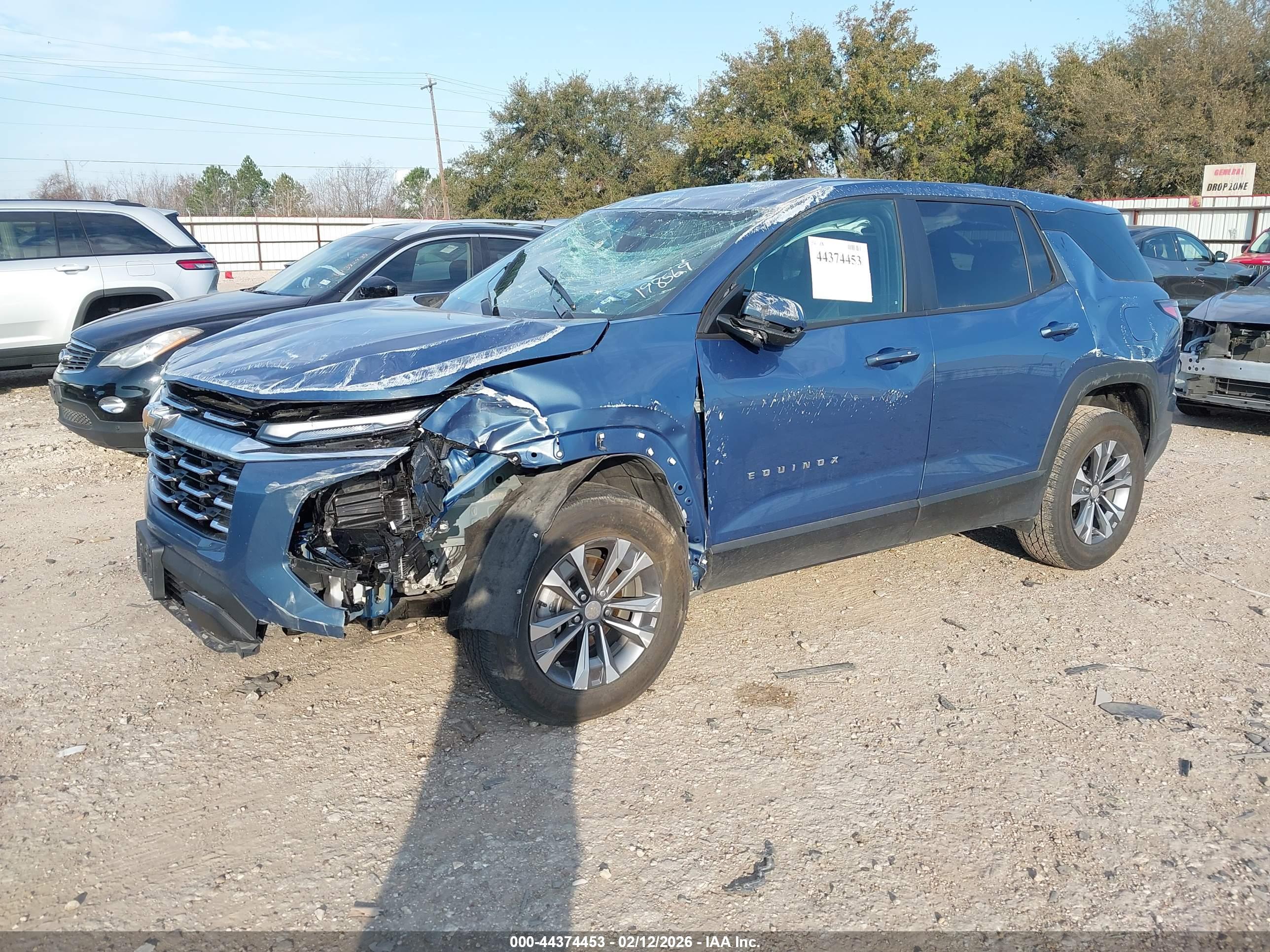CHEVROLET EQUINOX image 2