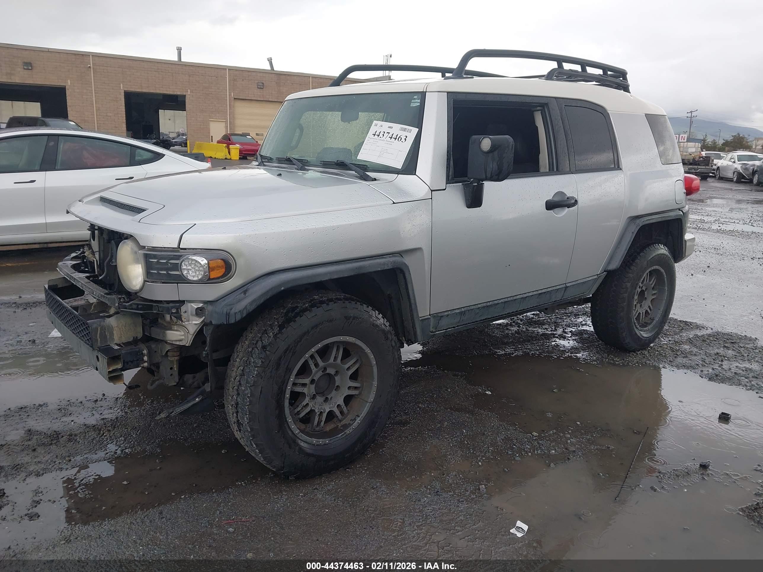 TOYOTA FJ image 2
