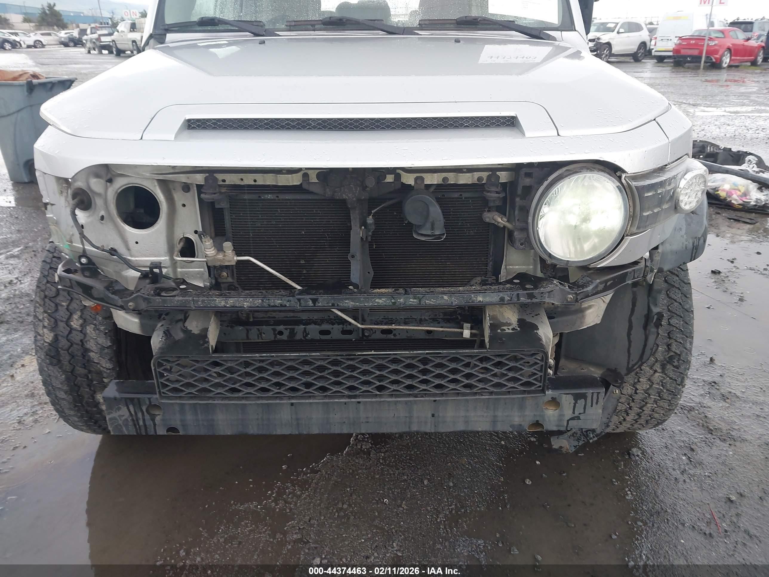 TOYOTA FJ image 6