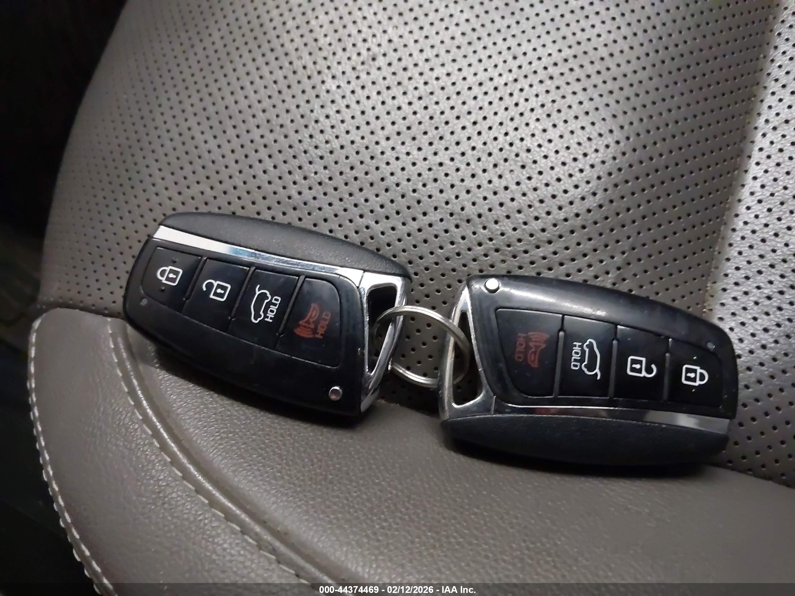 HYUNDAI SANTA image 11